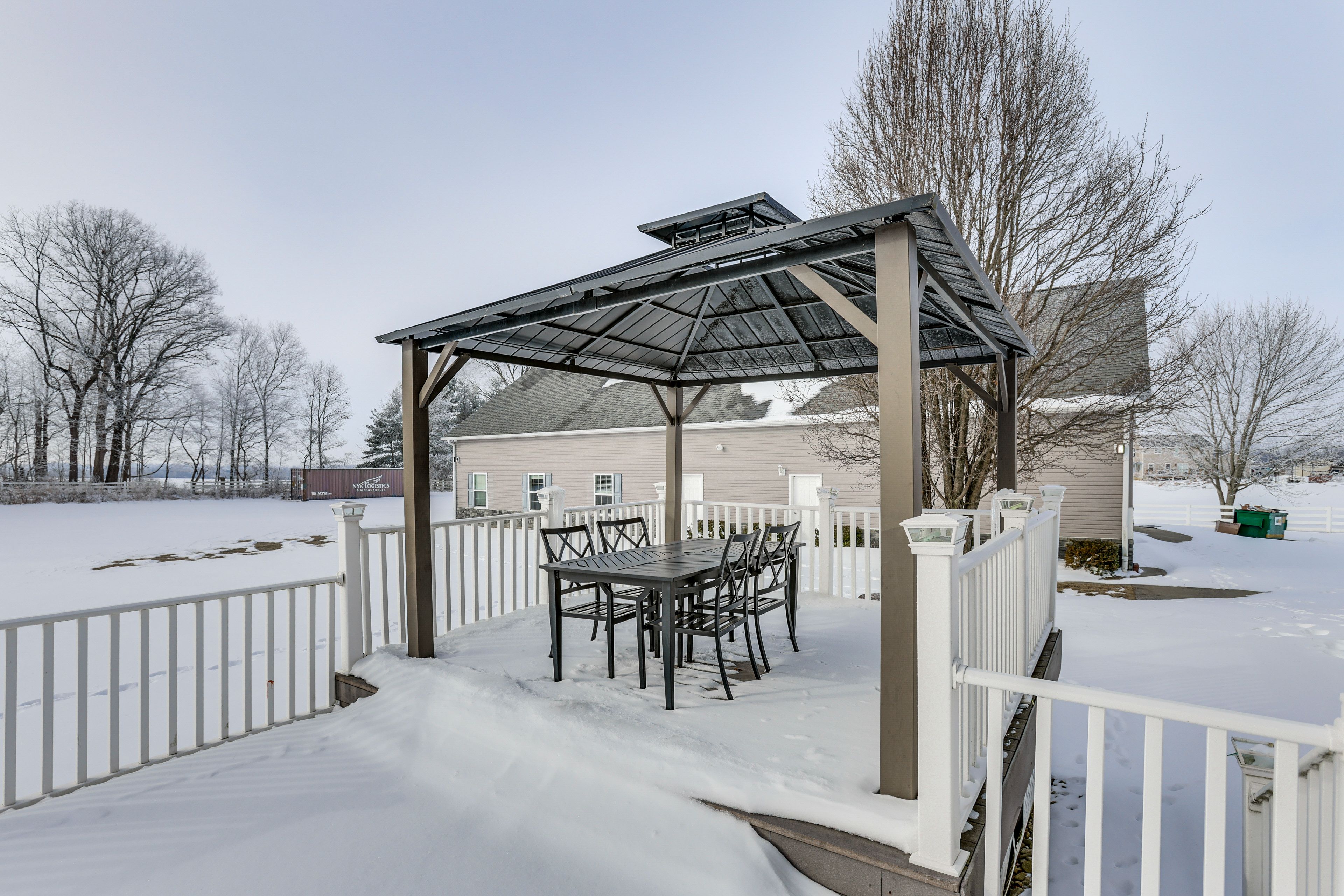 Gazebo | Outdoor Dining