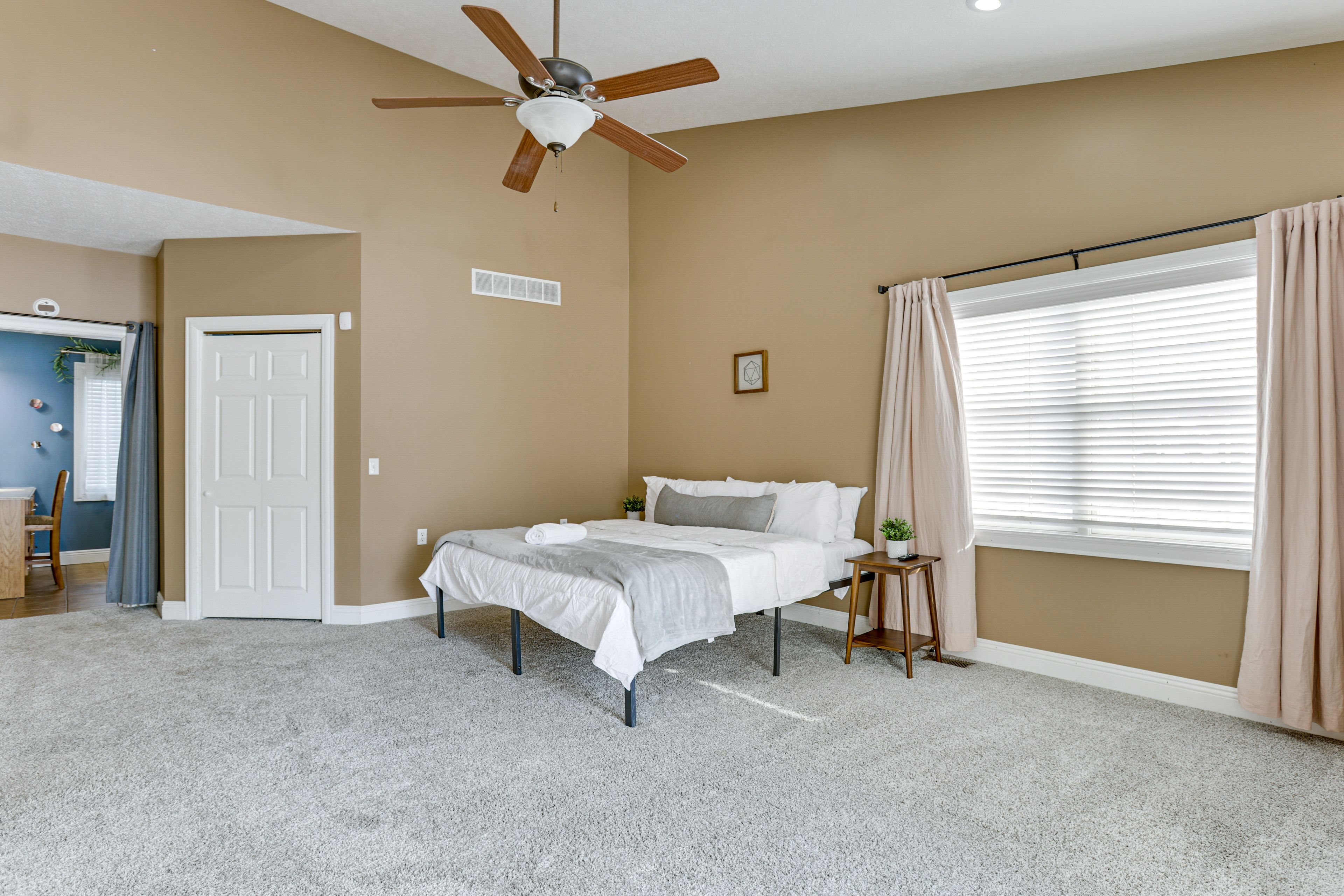 Bedroom 1 | King Bed | 1st Floor