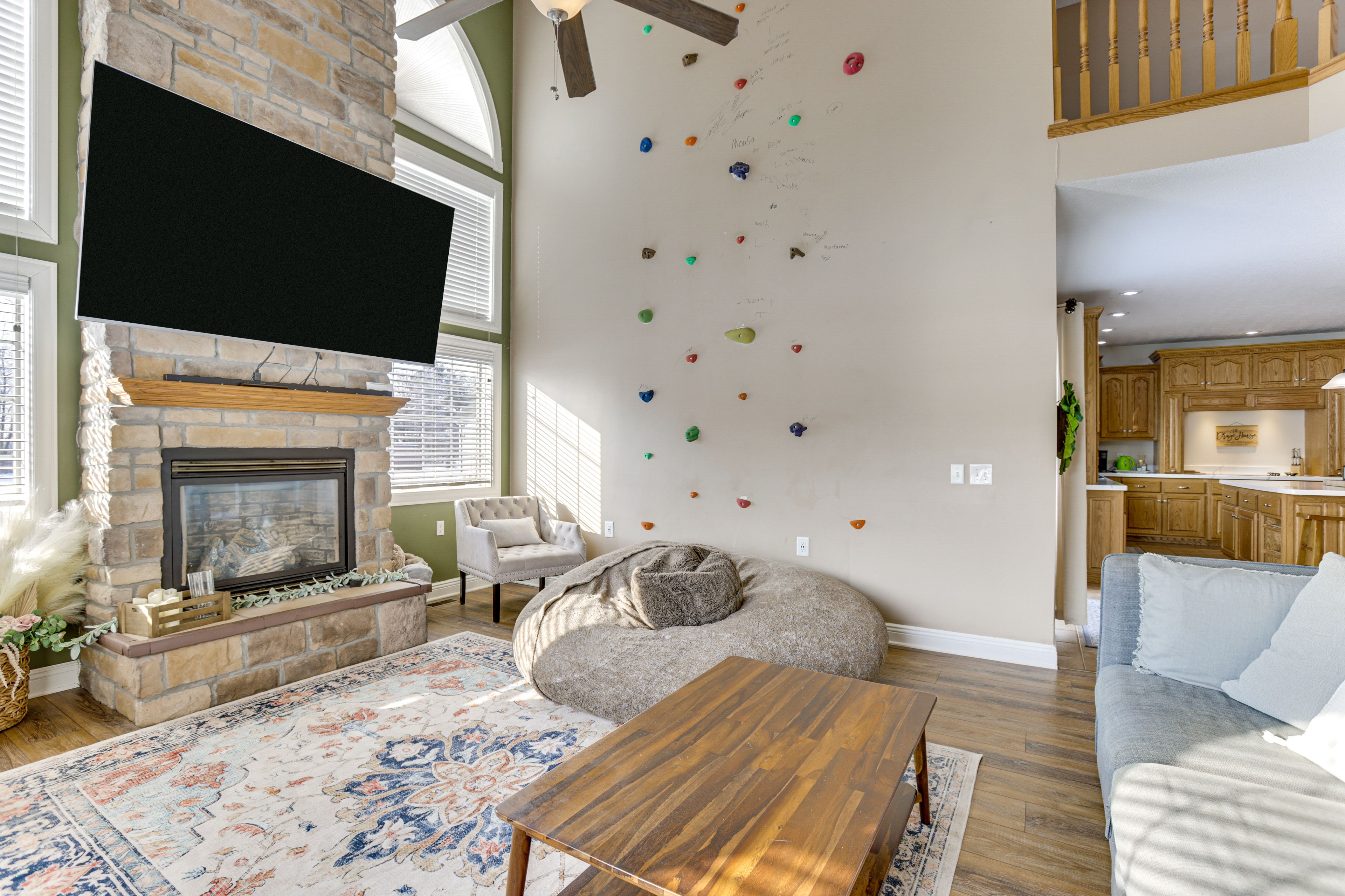 Living Room | Climbing Wall | Smart TV