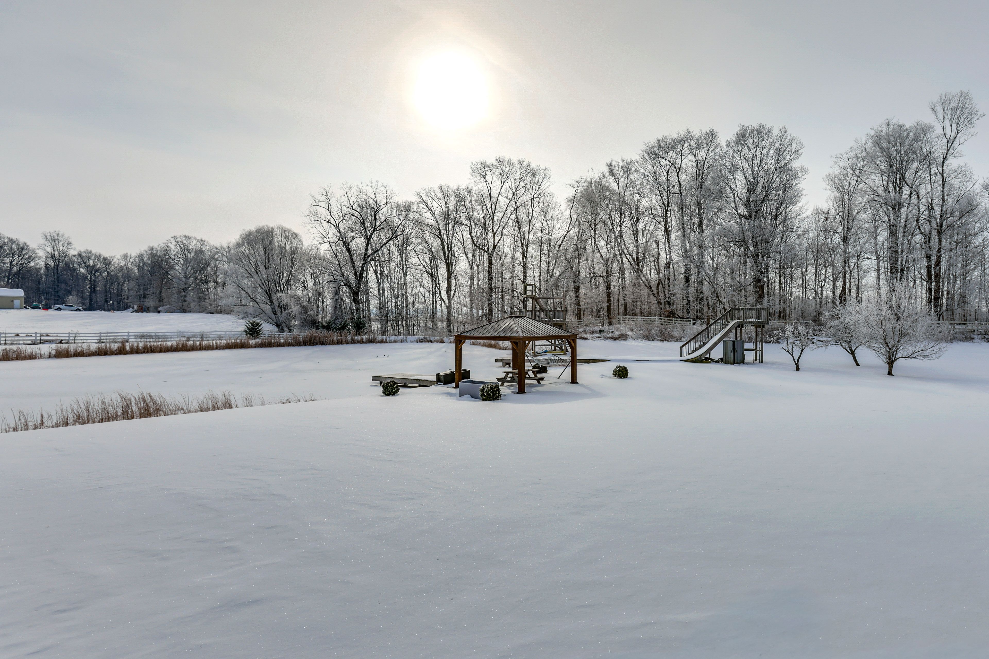 Backyard & Fishing Pond | Paddleboards | Outdoor Rock Wall