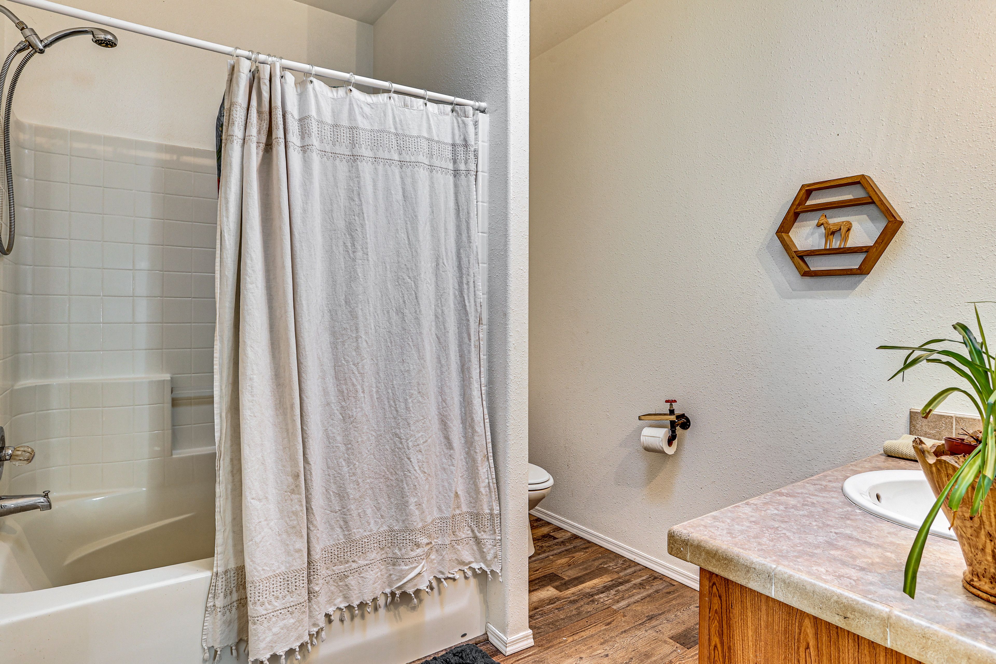 Full Bathroom | Towels & Linens Provided