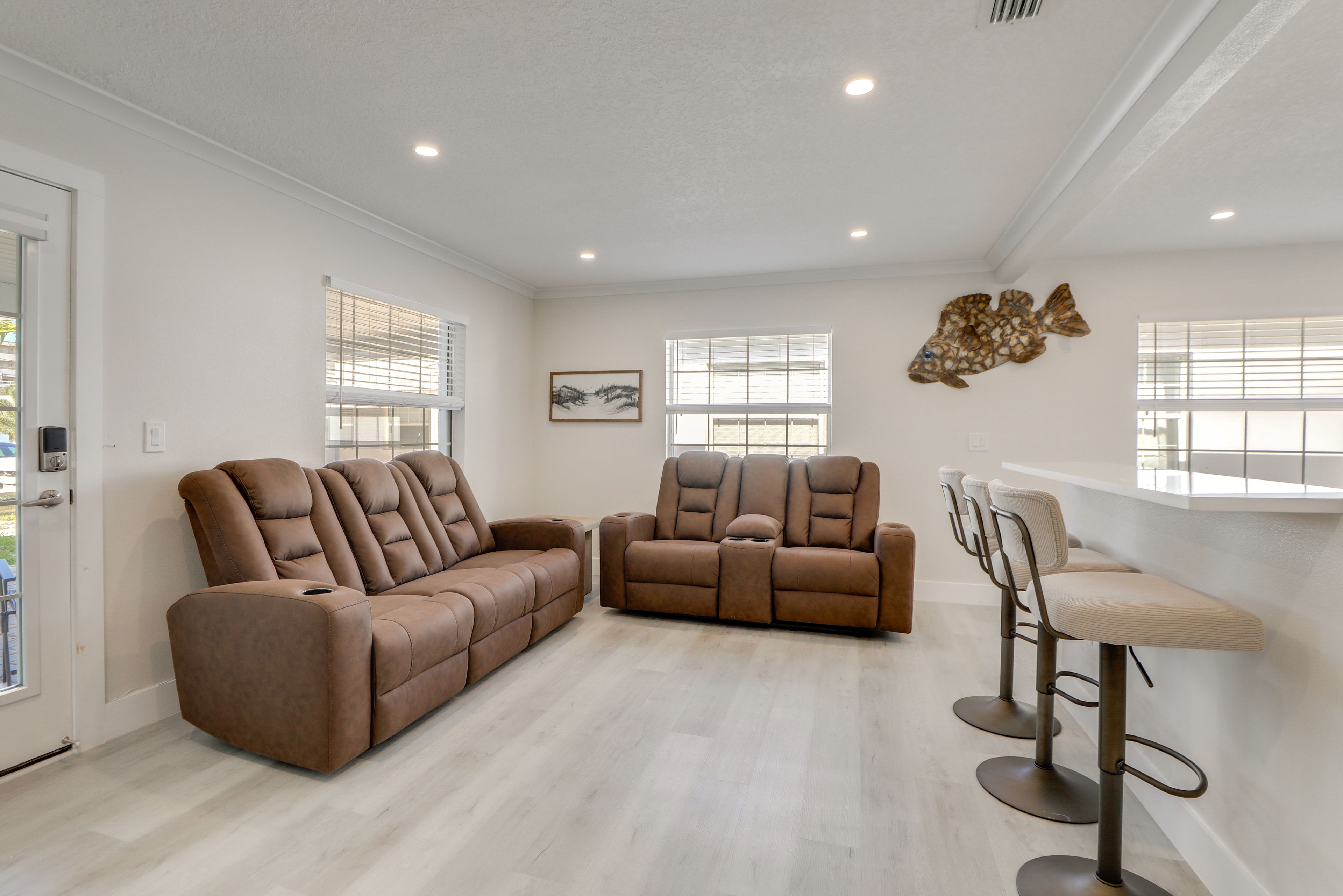 Madeira Beach Vacation Rental | 2BR | 2BA | 1,100 Sq Ft | 2 Steps to Enter