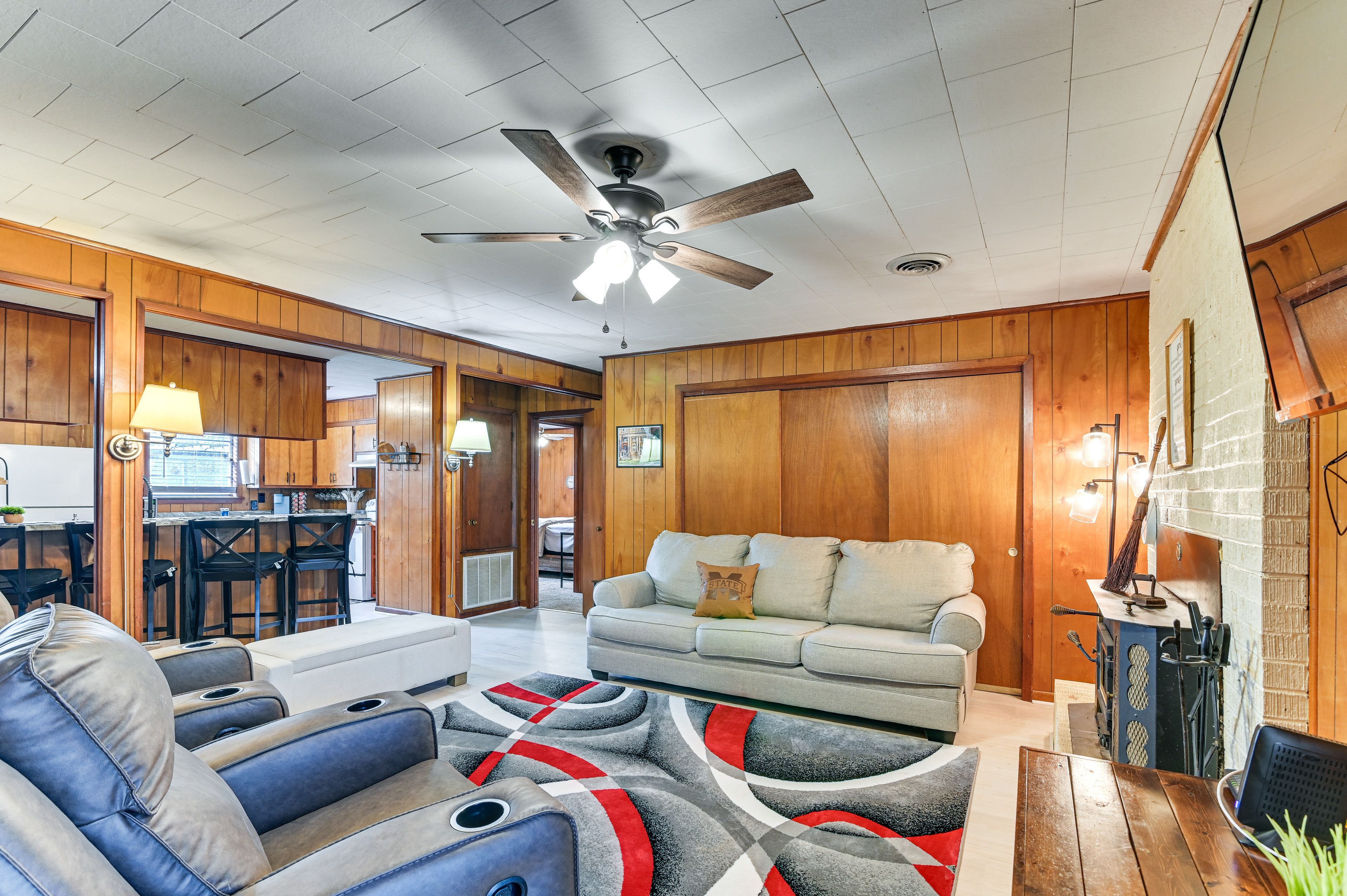 Living Room | Free WiFi | Central Heating & A/C