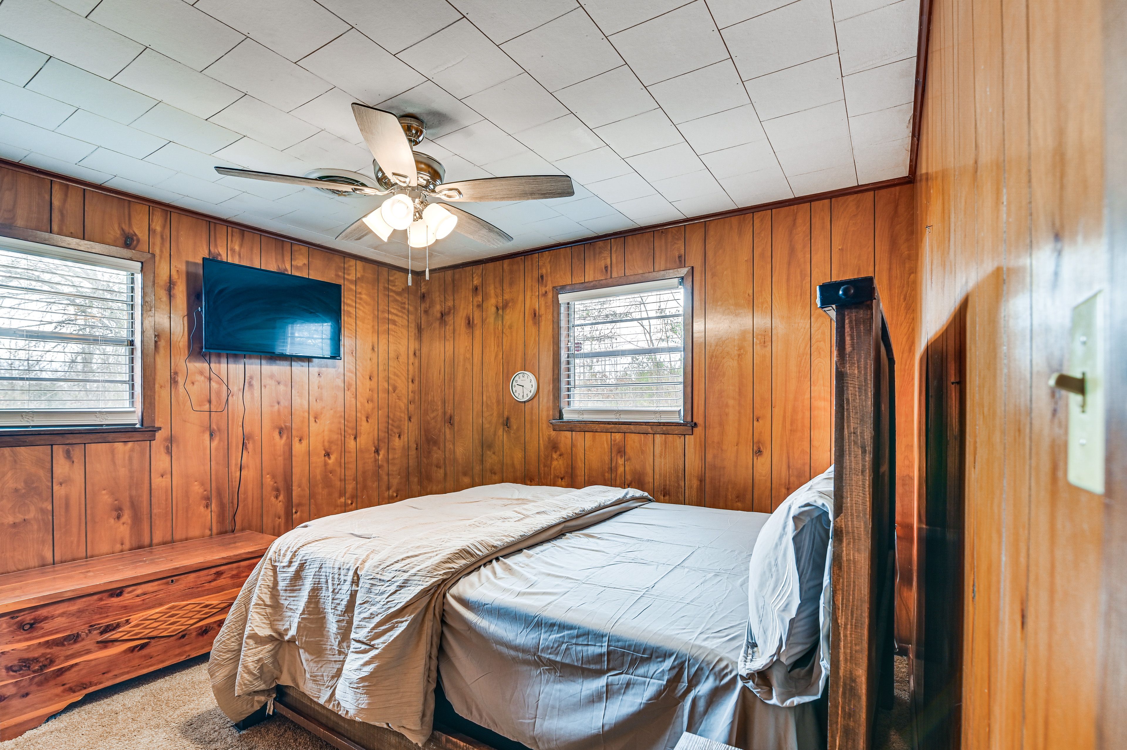 Bedroom 3 | Queen Bed