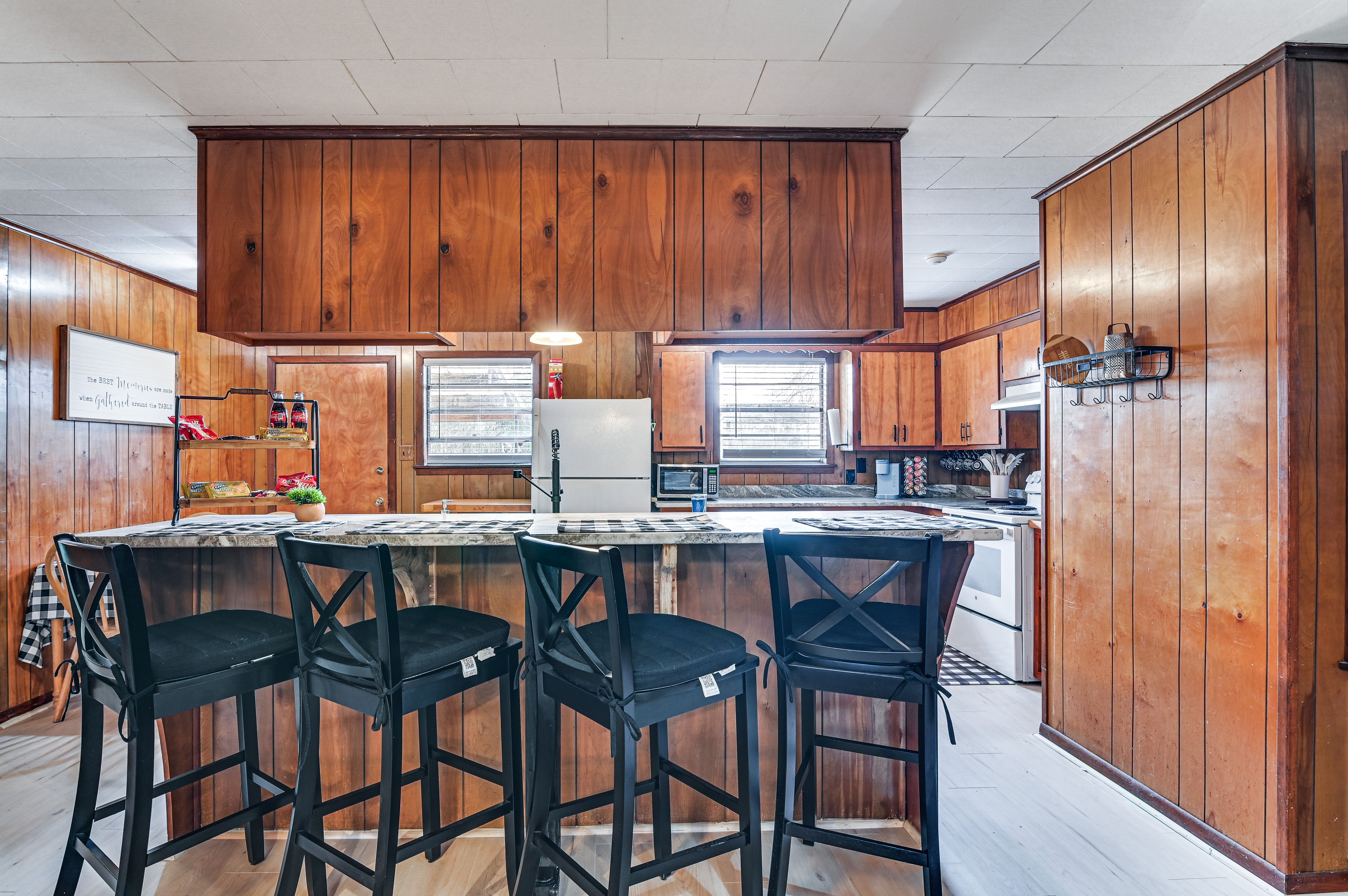 Kitchen | Refrigerator | Microwave