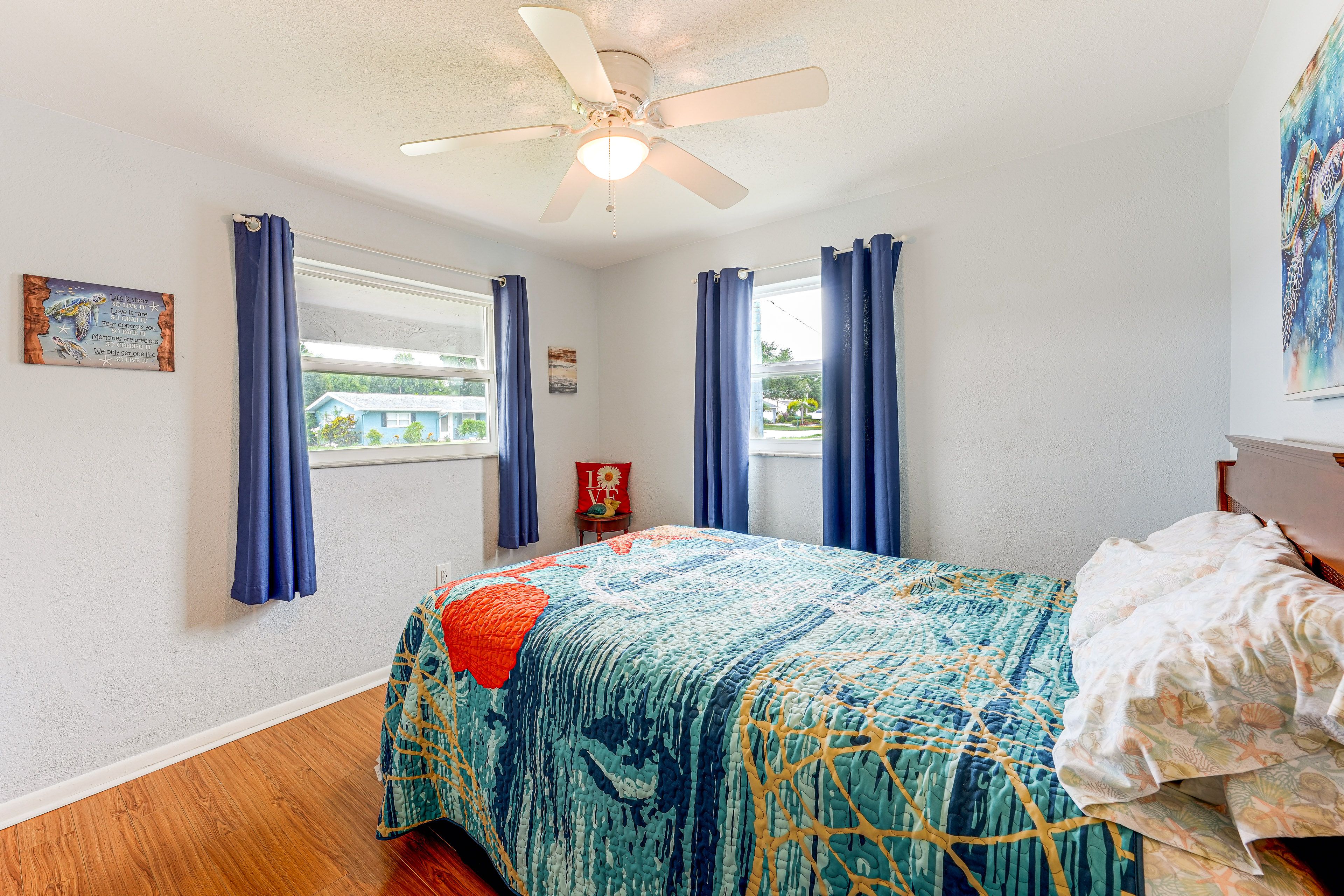 Bedroom 1 | Queen Bed
