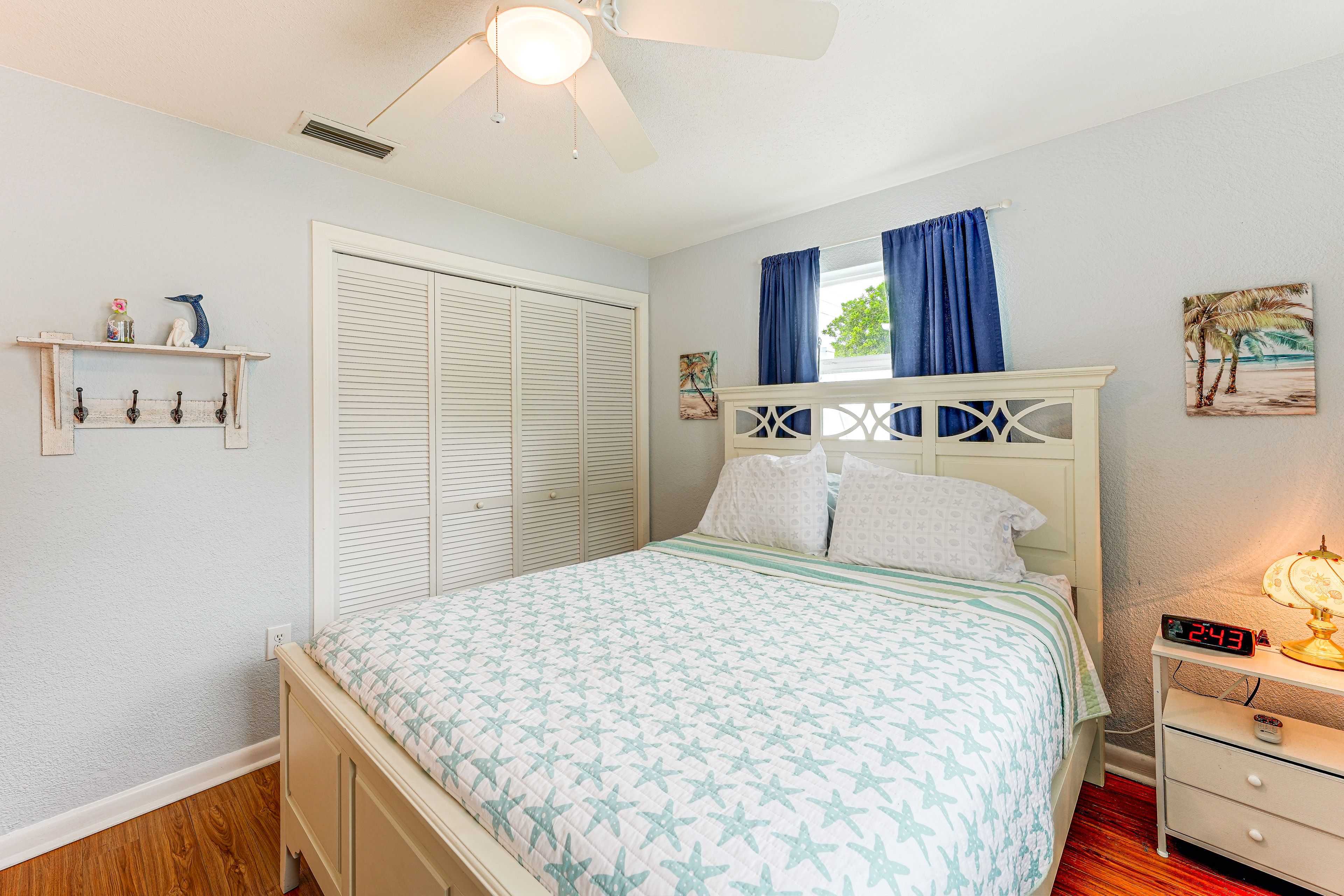 Bedroom 2 | Queen Bed