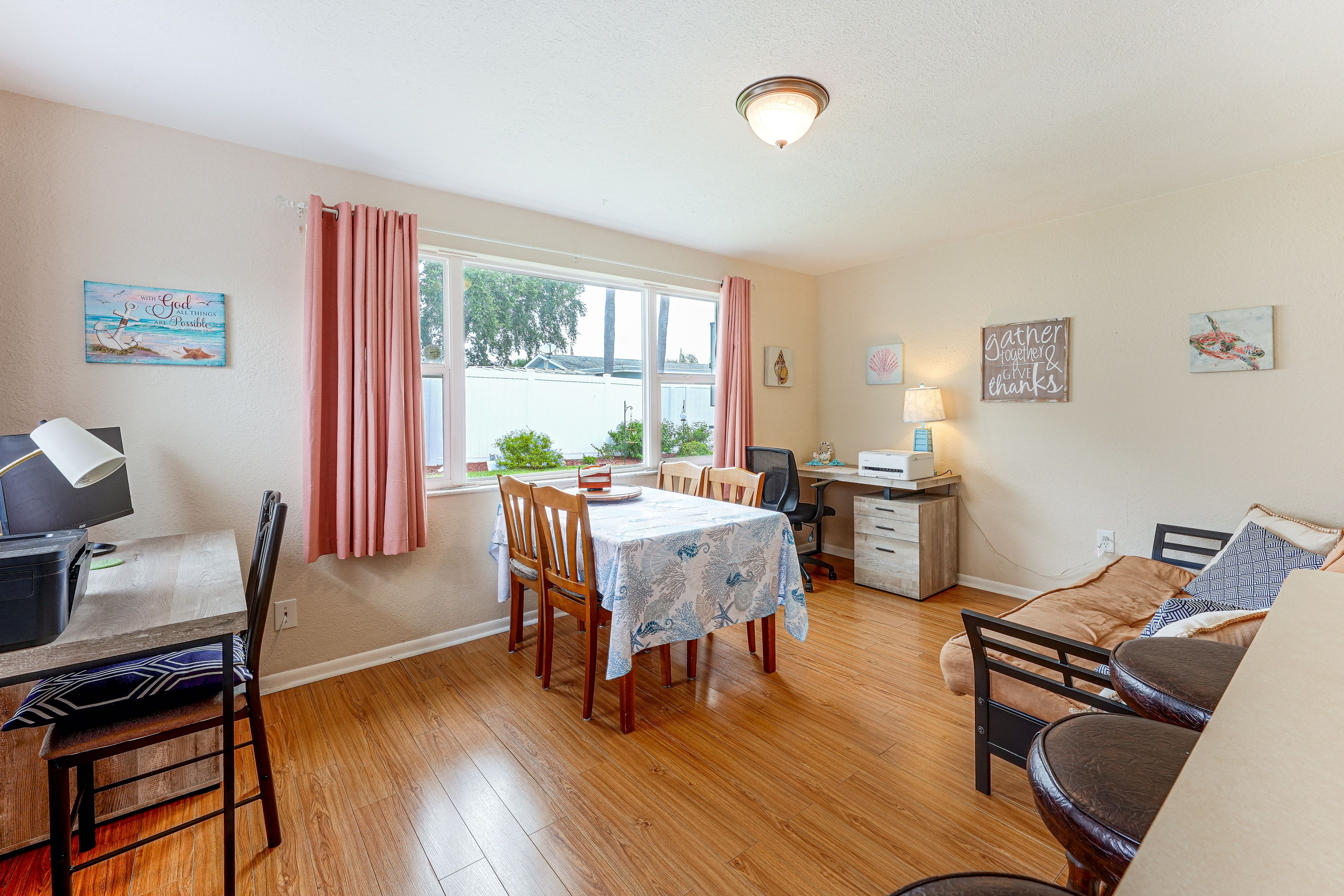 Dining Area | Futon