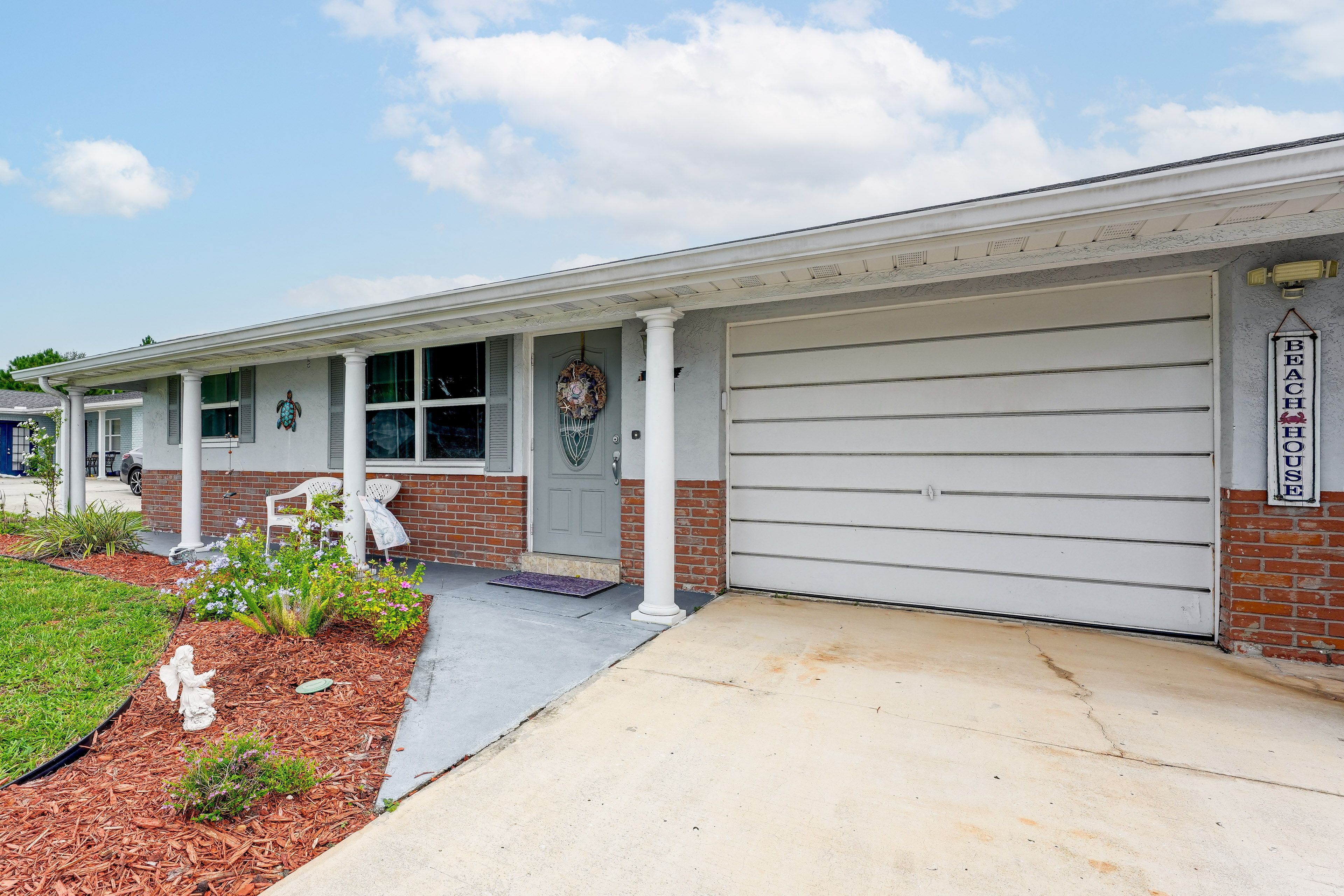 Exterior | Garage (1 Vehicle) | Driveway (1 Vehicle)