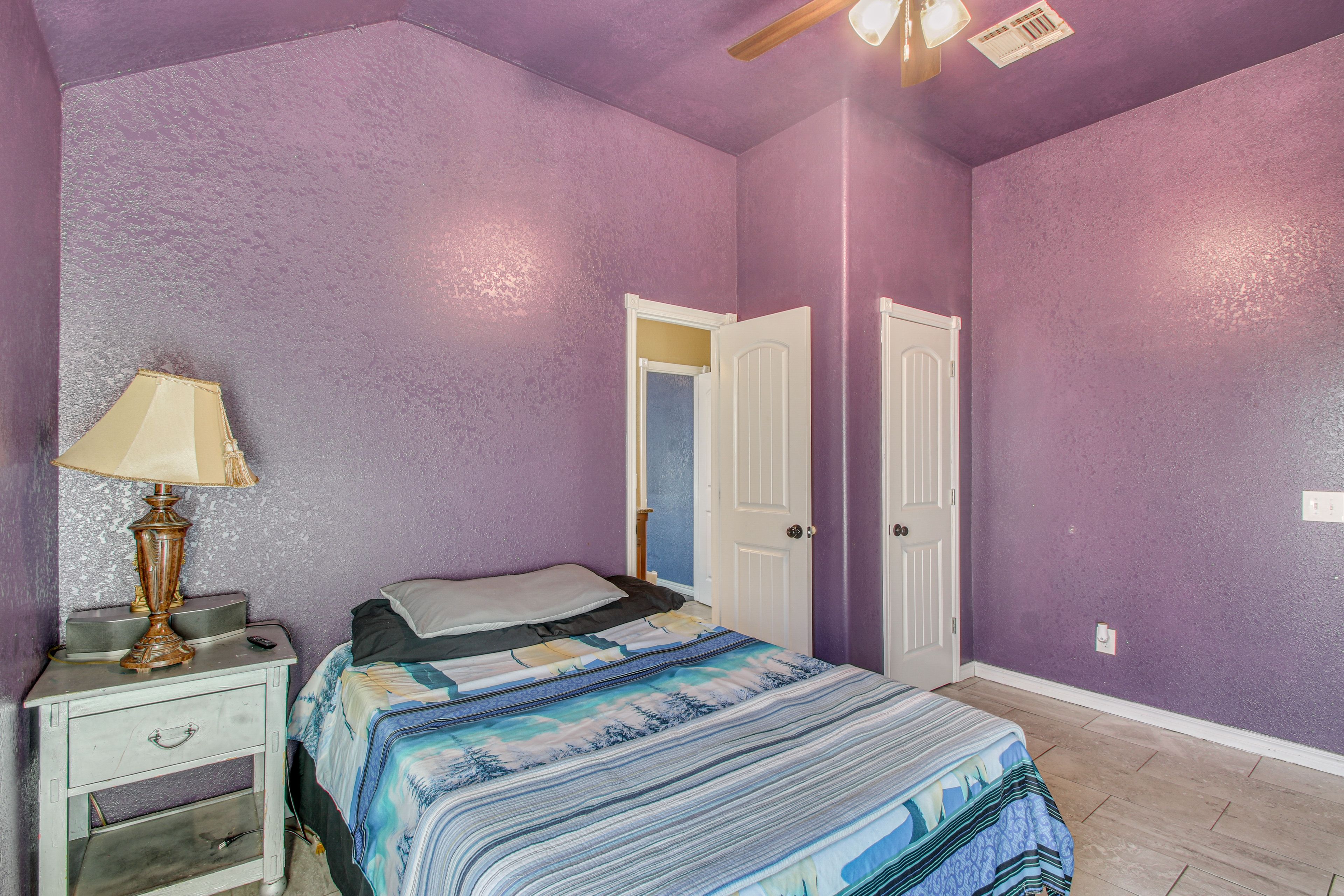 Bedroom 2 | Queen Bed