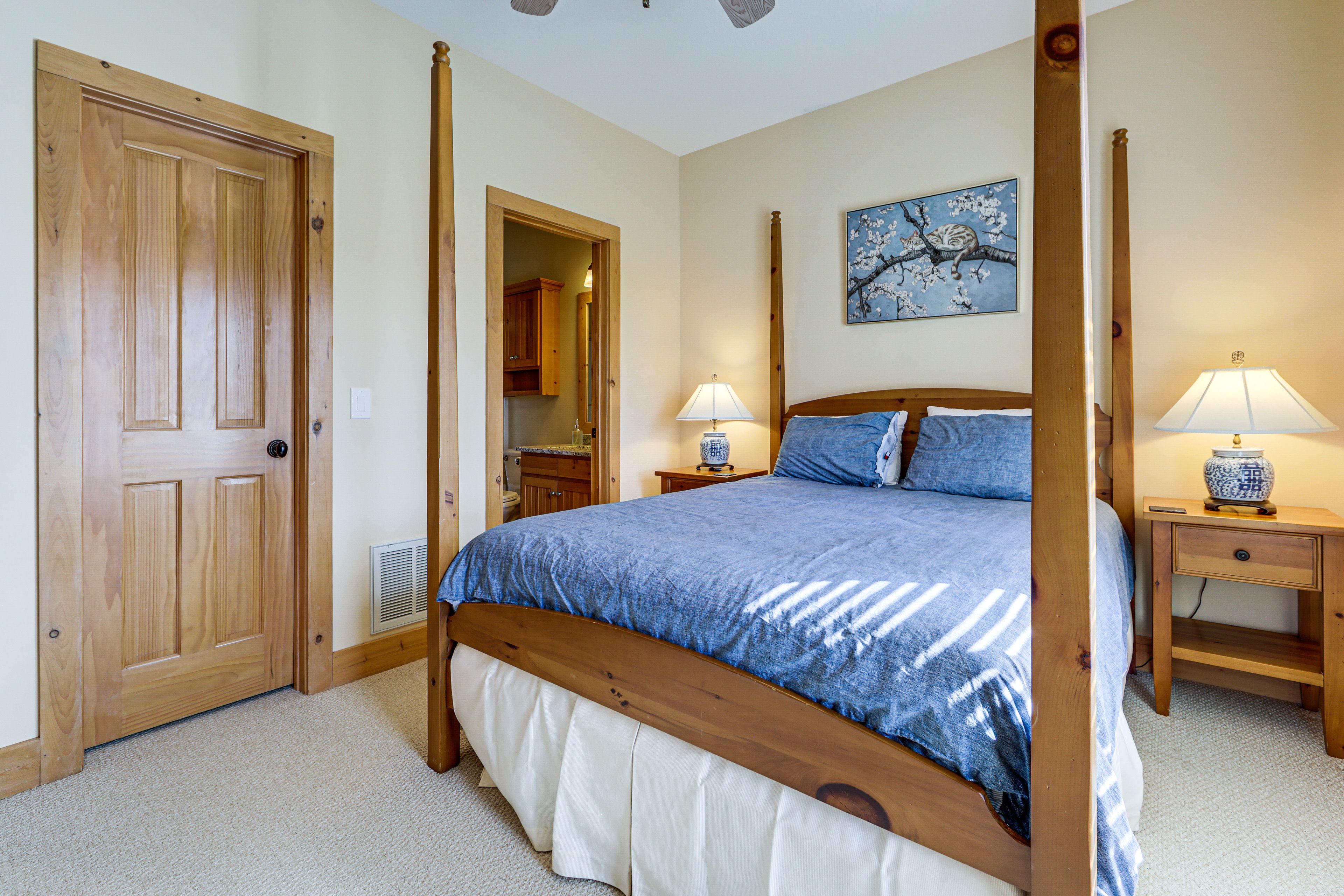 Bedroom 2 | Queen Bed | 2nd Floor