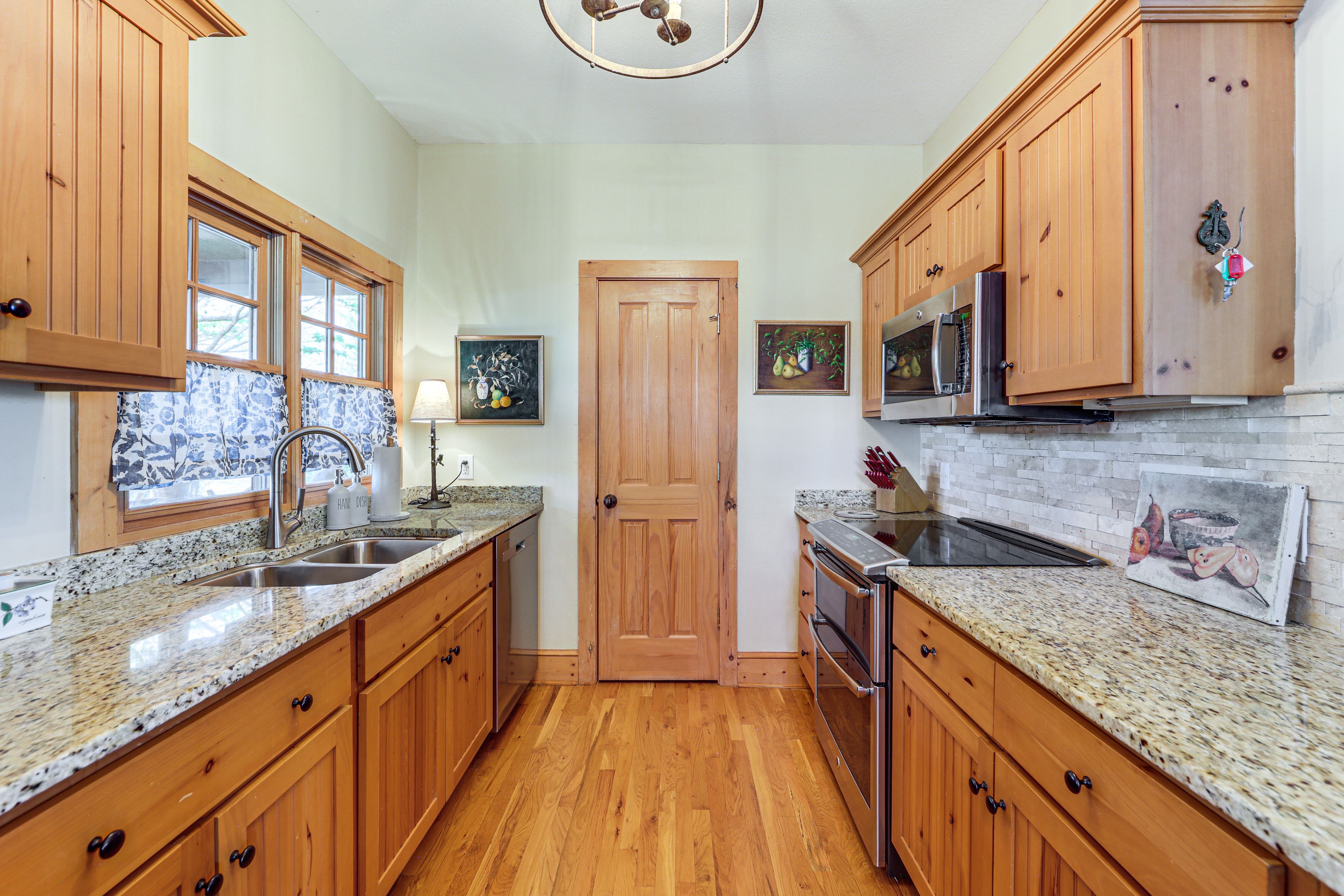 Kitchen | 1st Floor
