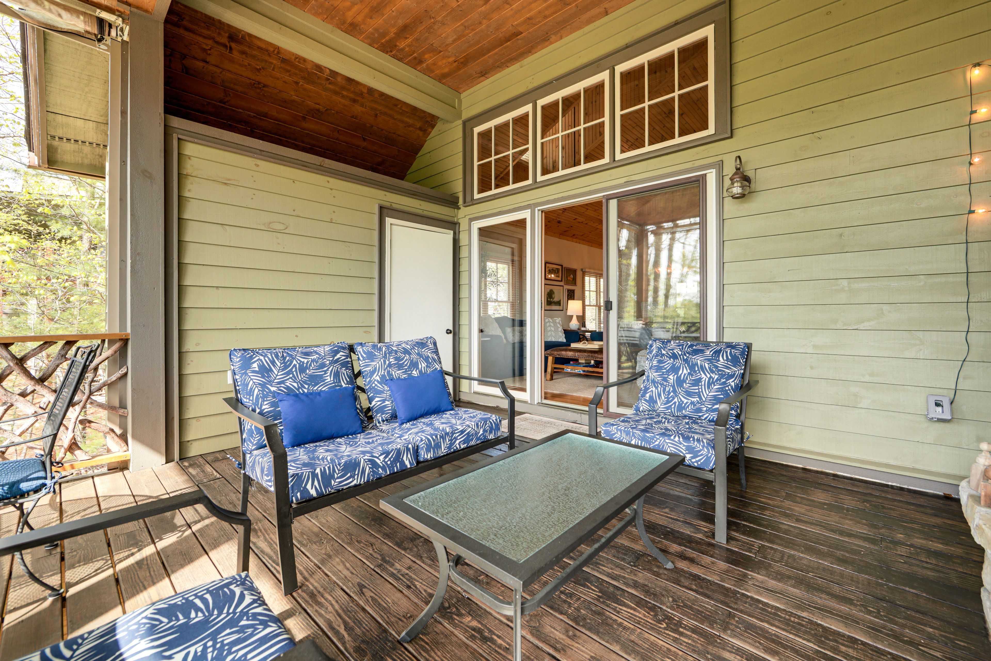 Private Deck