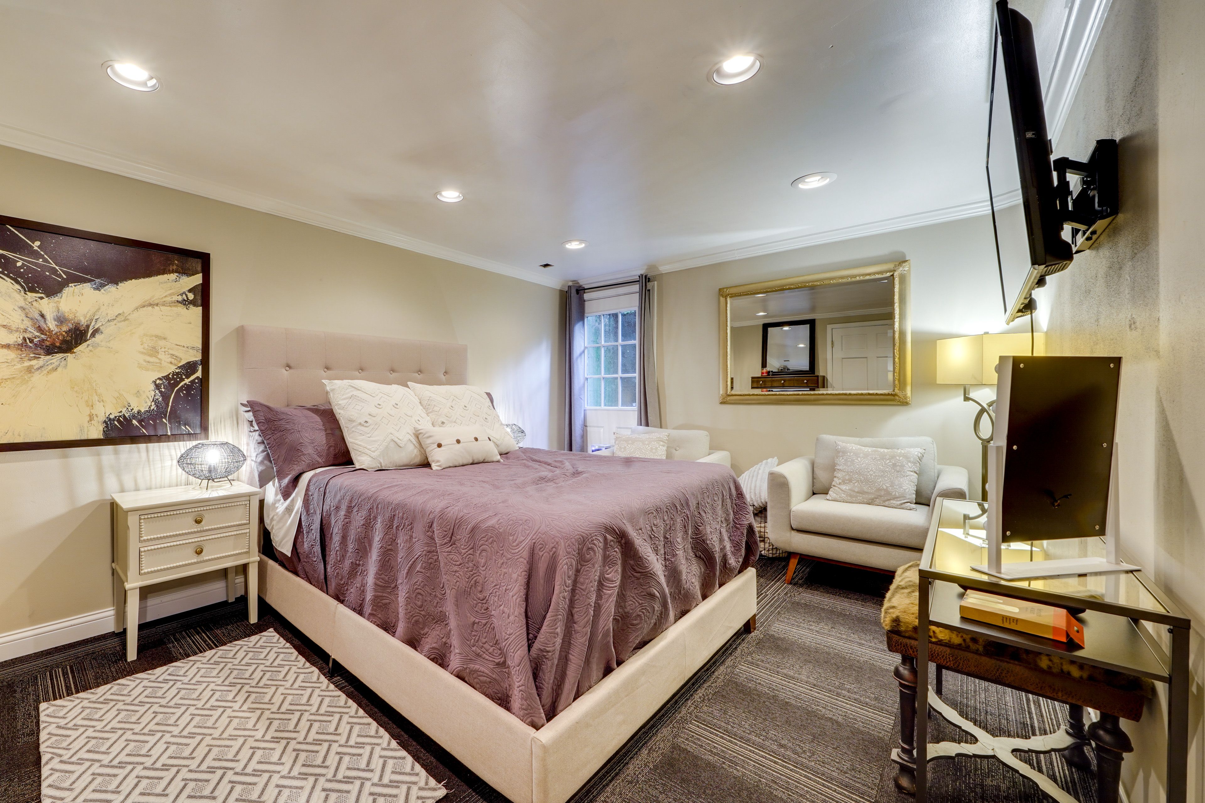 Bedroom 3 | Basement | Queen Bed