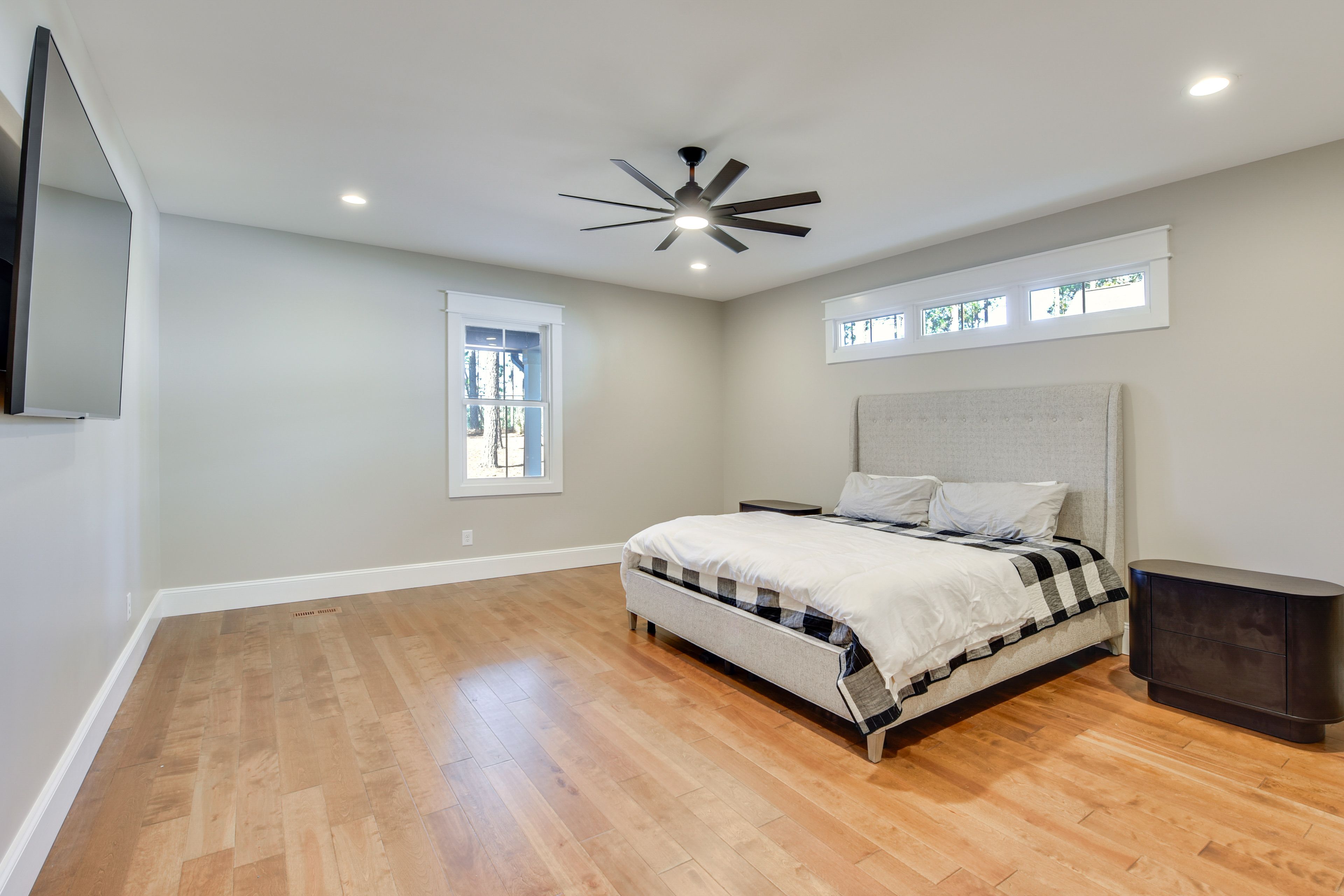 Bedroom 1 | King Bed | 1st Floor