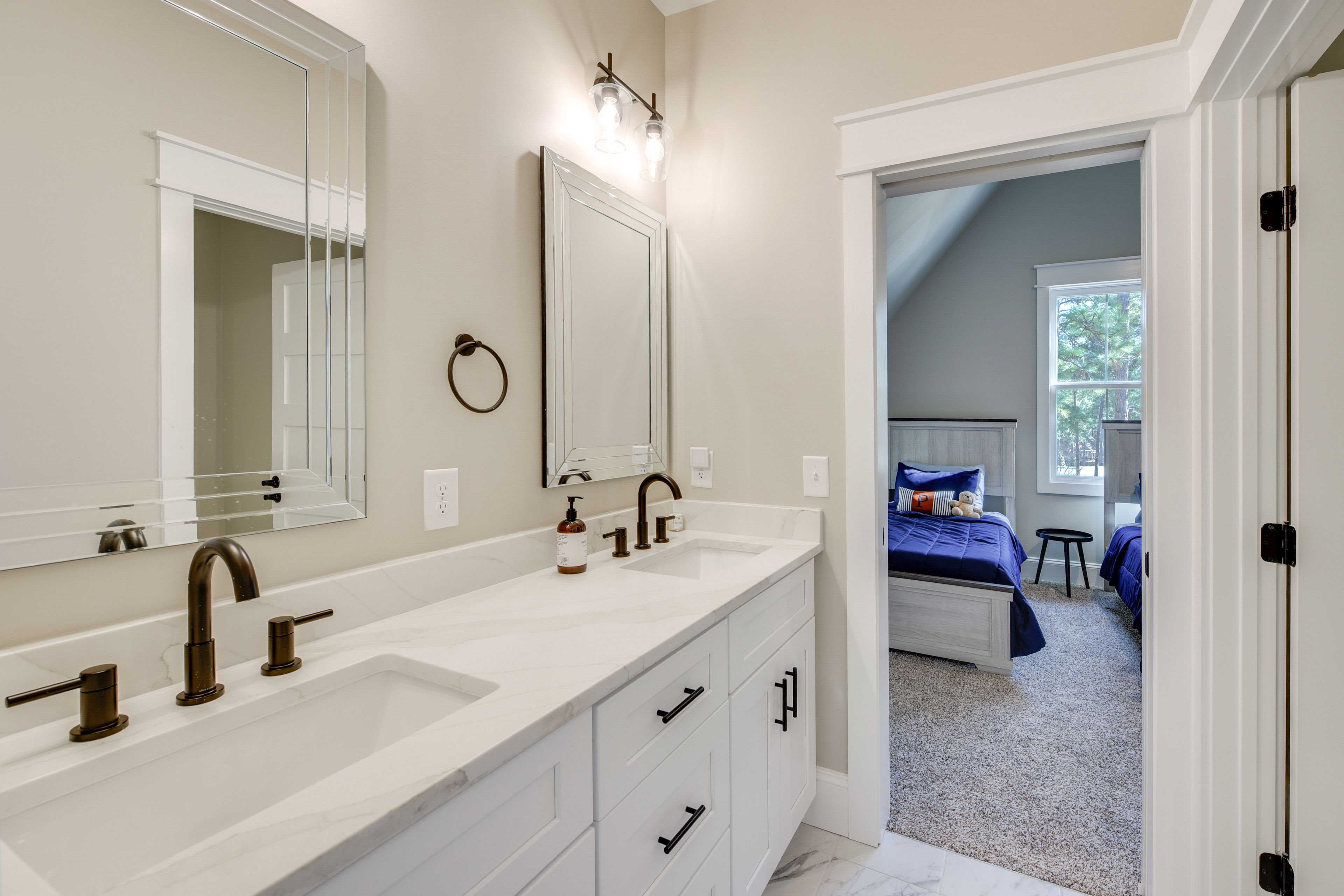 Full Bathroom | 2nd Floor