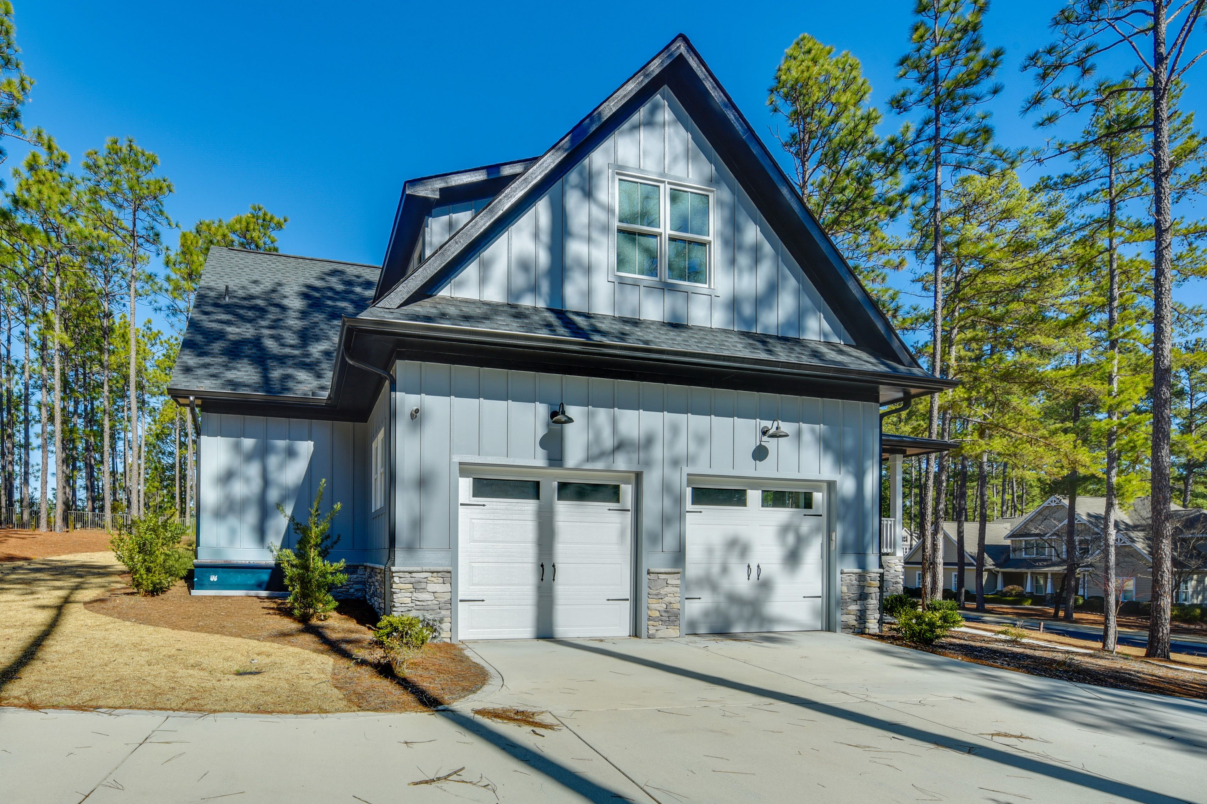 Parking | Garage (2 Vehicles) | Driveway (2 Vehicles)