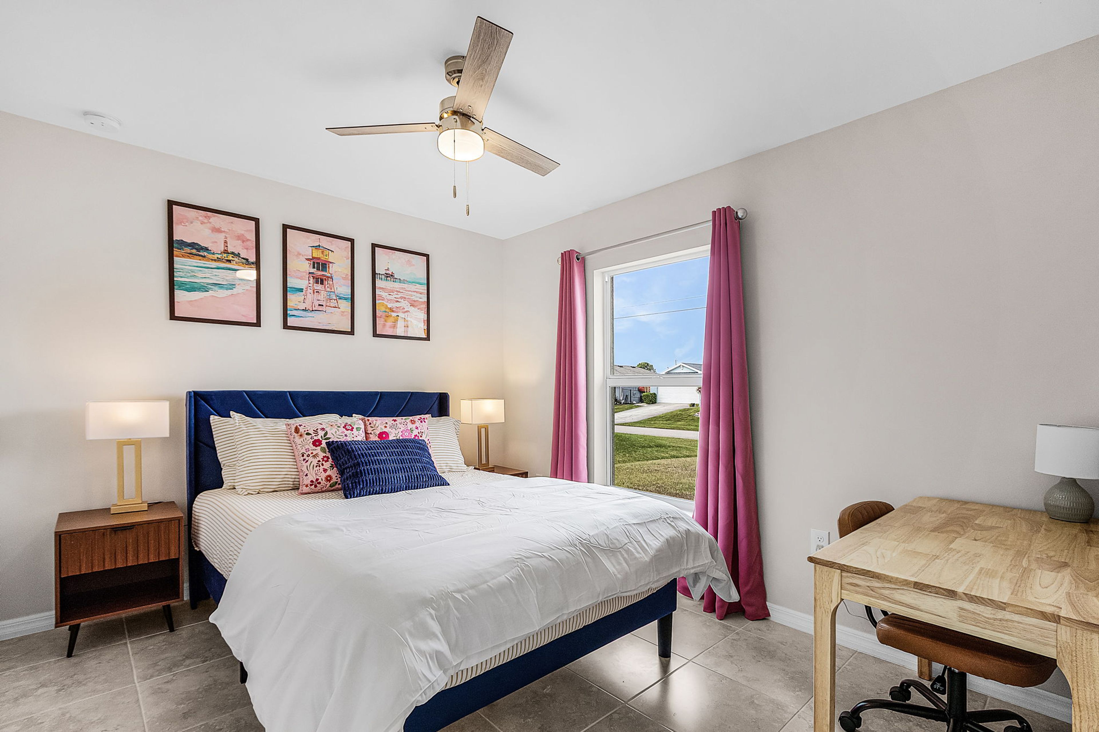 Bedroom 3 | Queen Bed