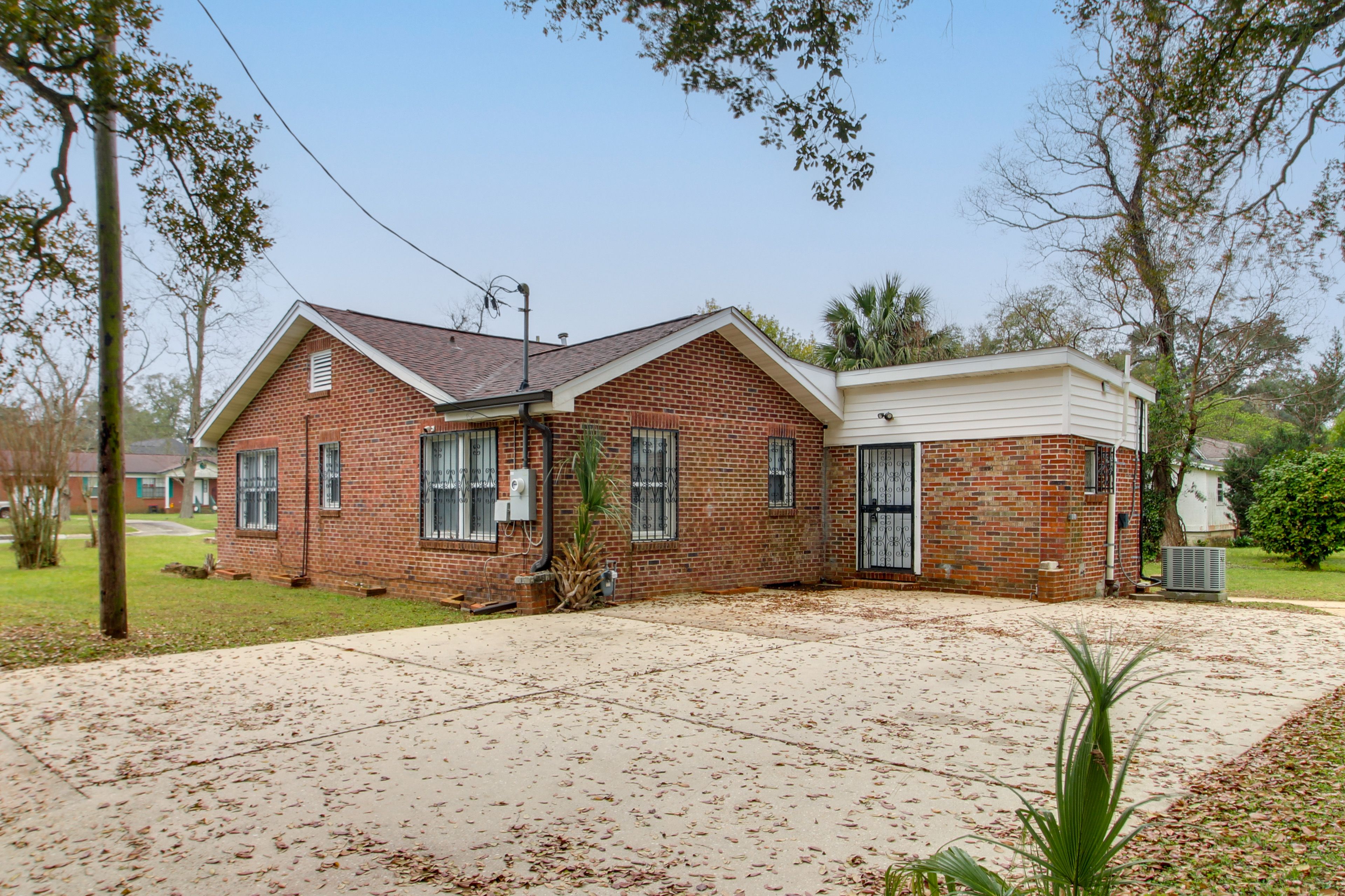 Parking | Driveway (3 Vehicles)