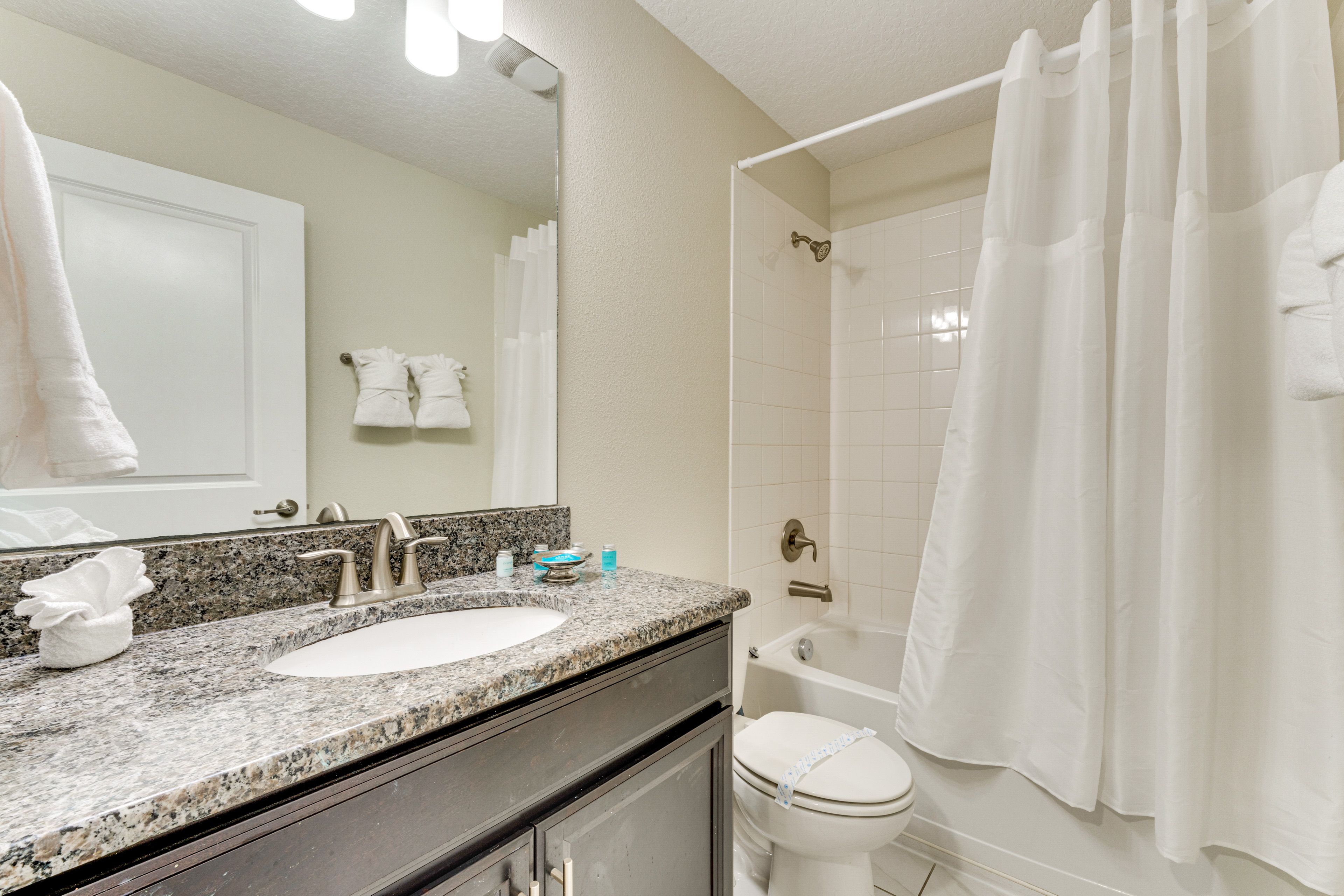 Full Bathroom | 2nd Floor