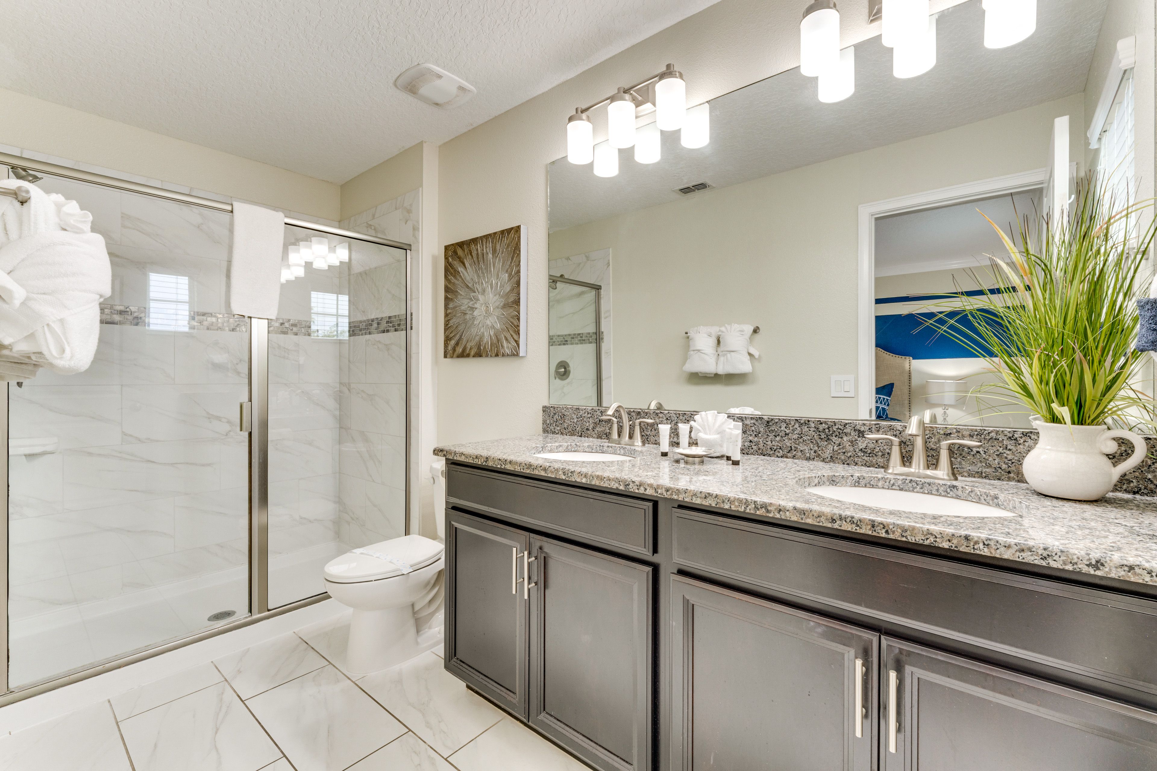 Full Bathroom | 2nd Floor