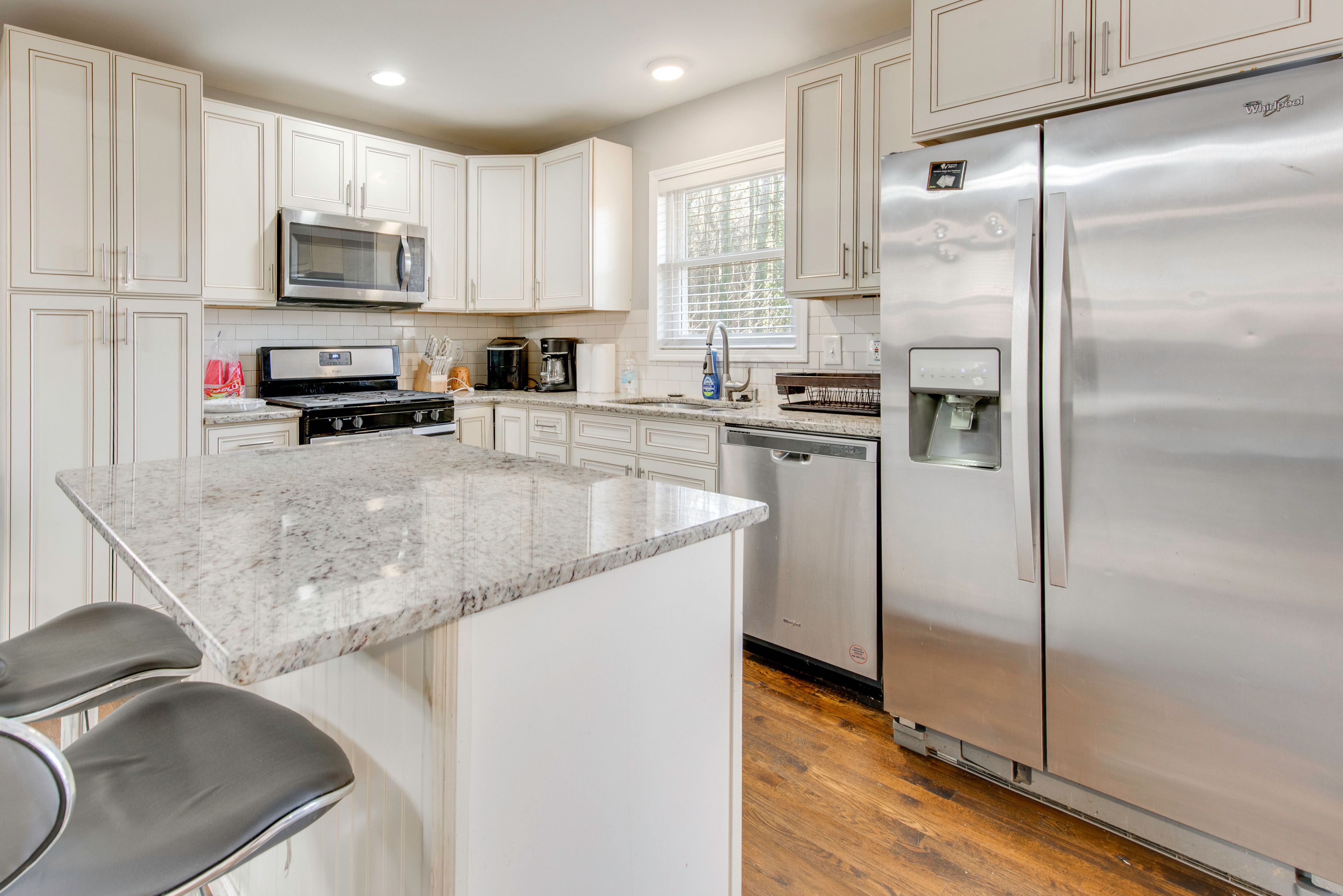 Kitchen | Cooking Basics | Breakfast Bar