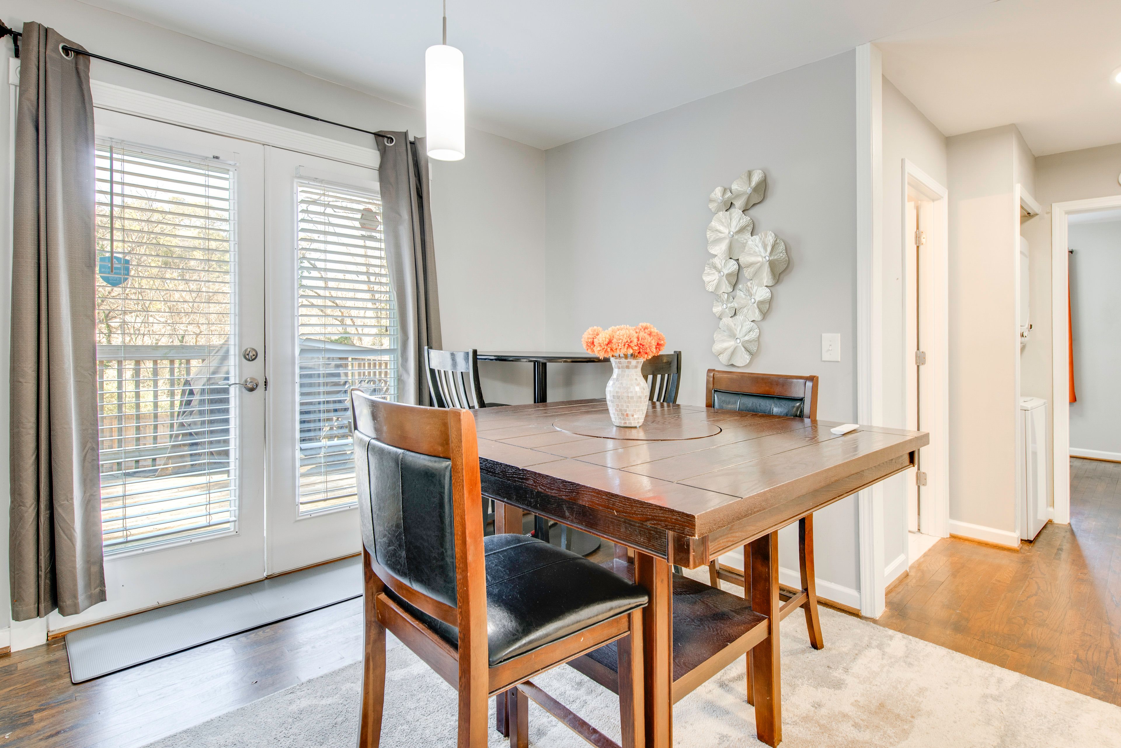 Dining Area | Dining Table | Dishware/Flatware