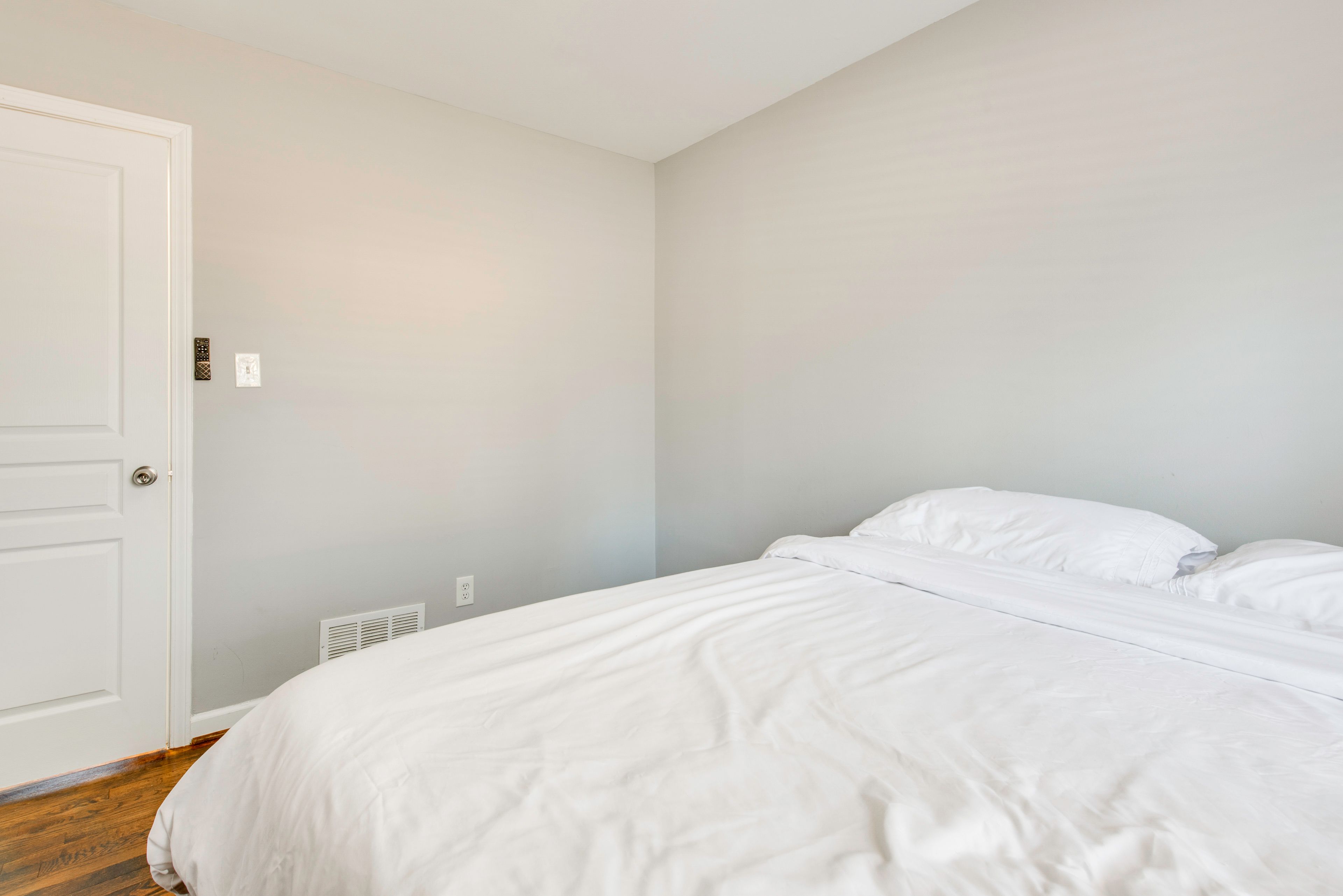 Bedroom 2 | Queen Bed