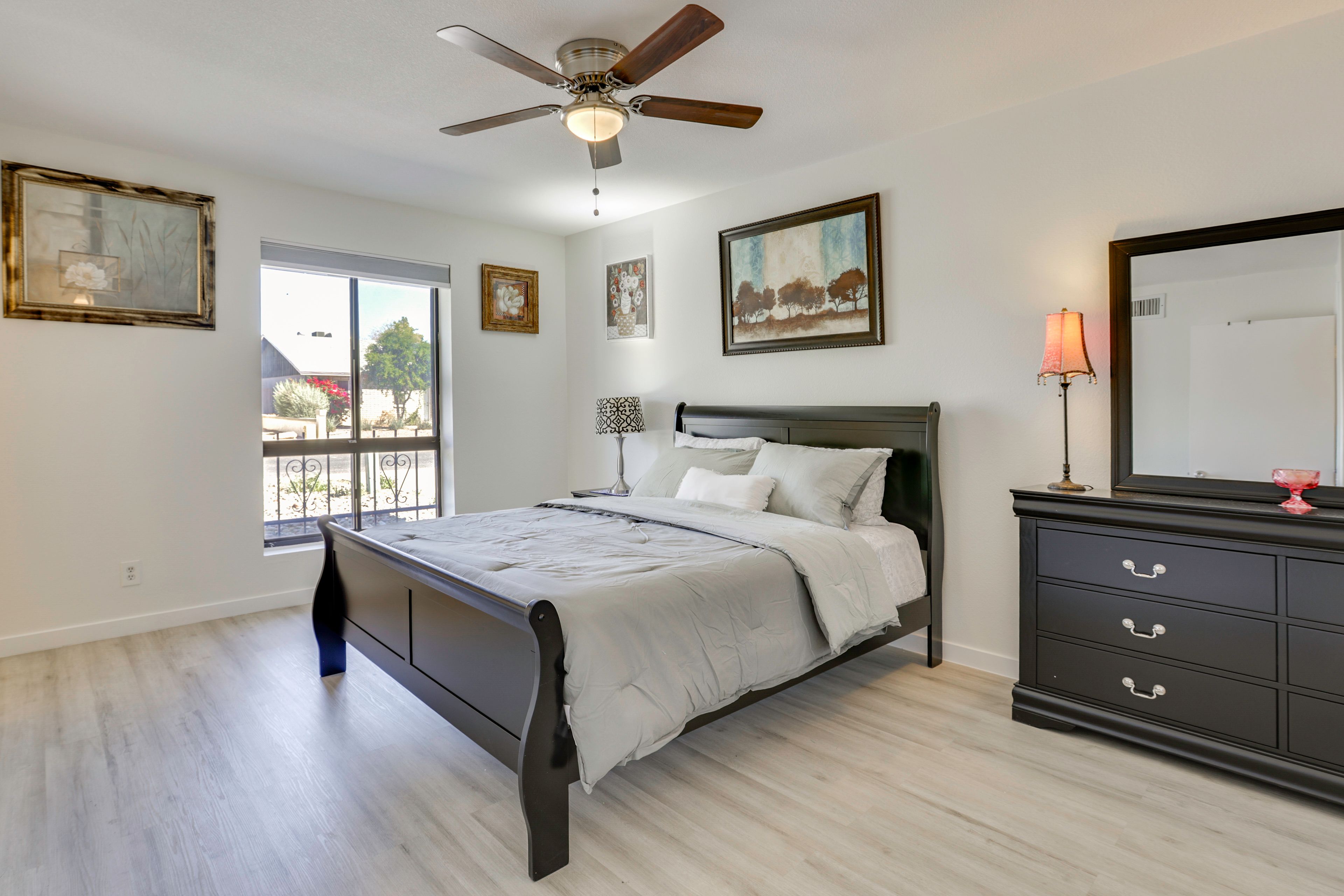 Bedroom 1 | Queen Bed