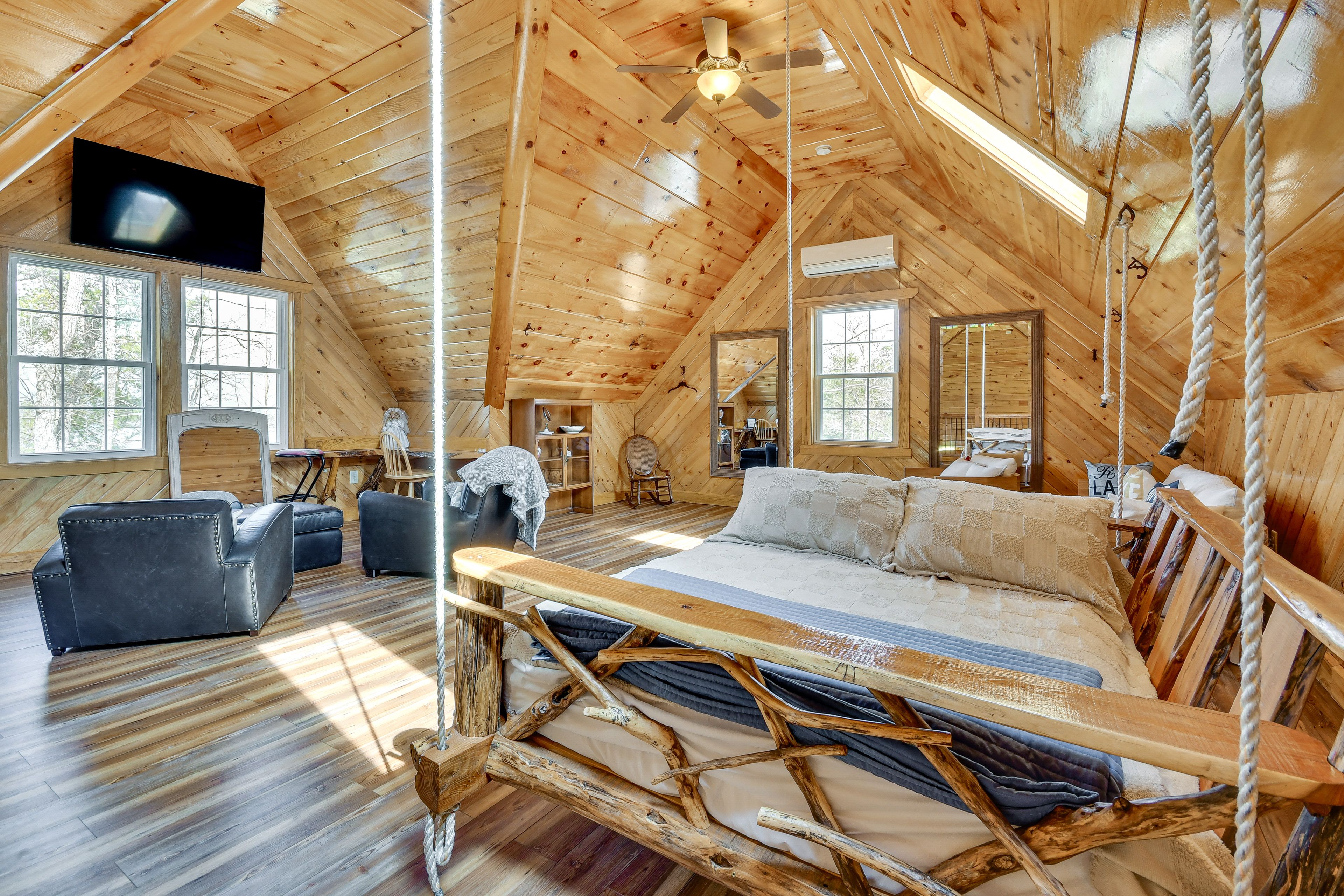 Bedroom 3 (Loft) | Queen Bed | 2nd Floor