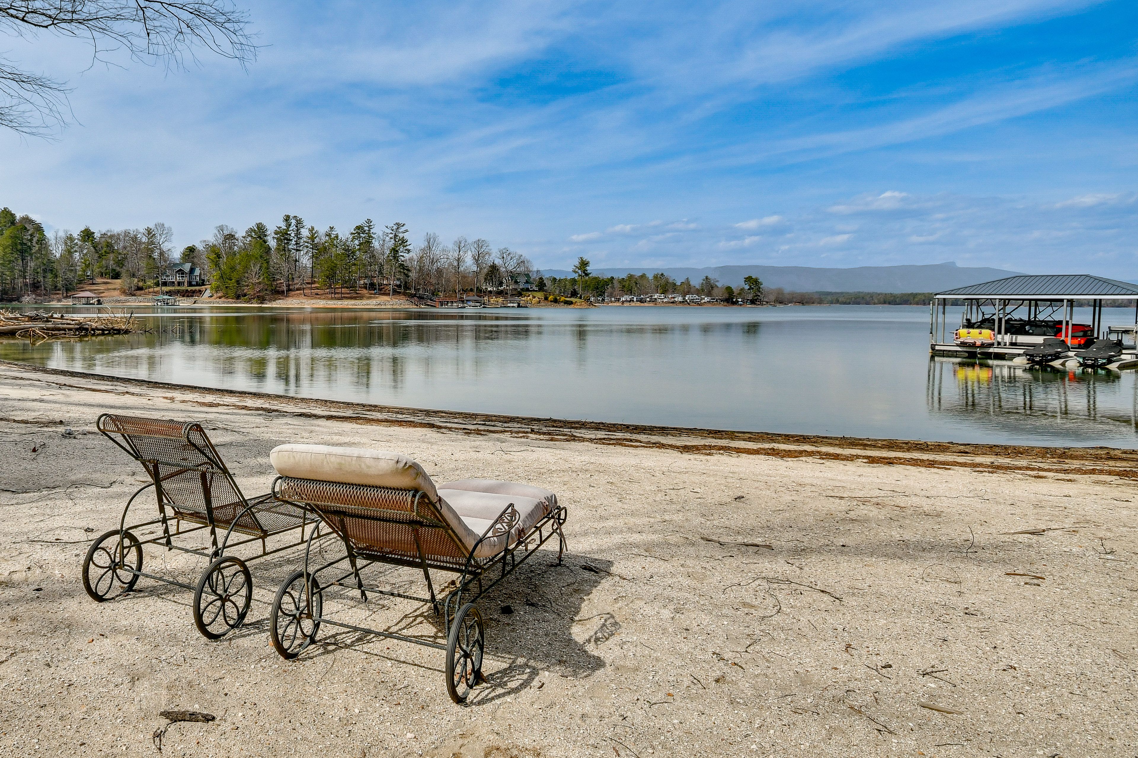 Private Beach | Lake Access | No Dock or Boat Access at Beach | Ramp nearby