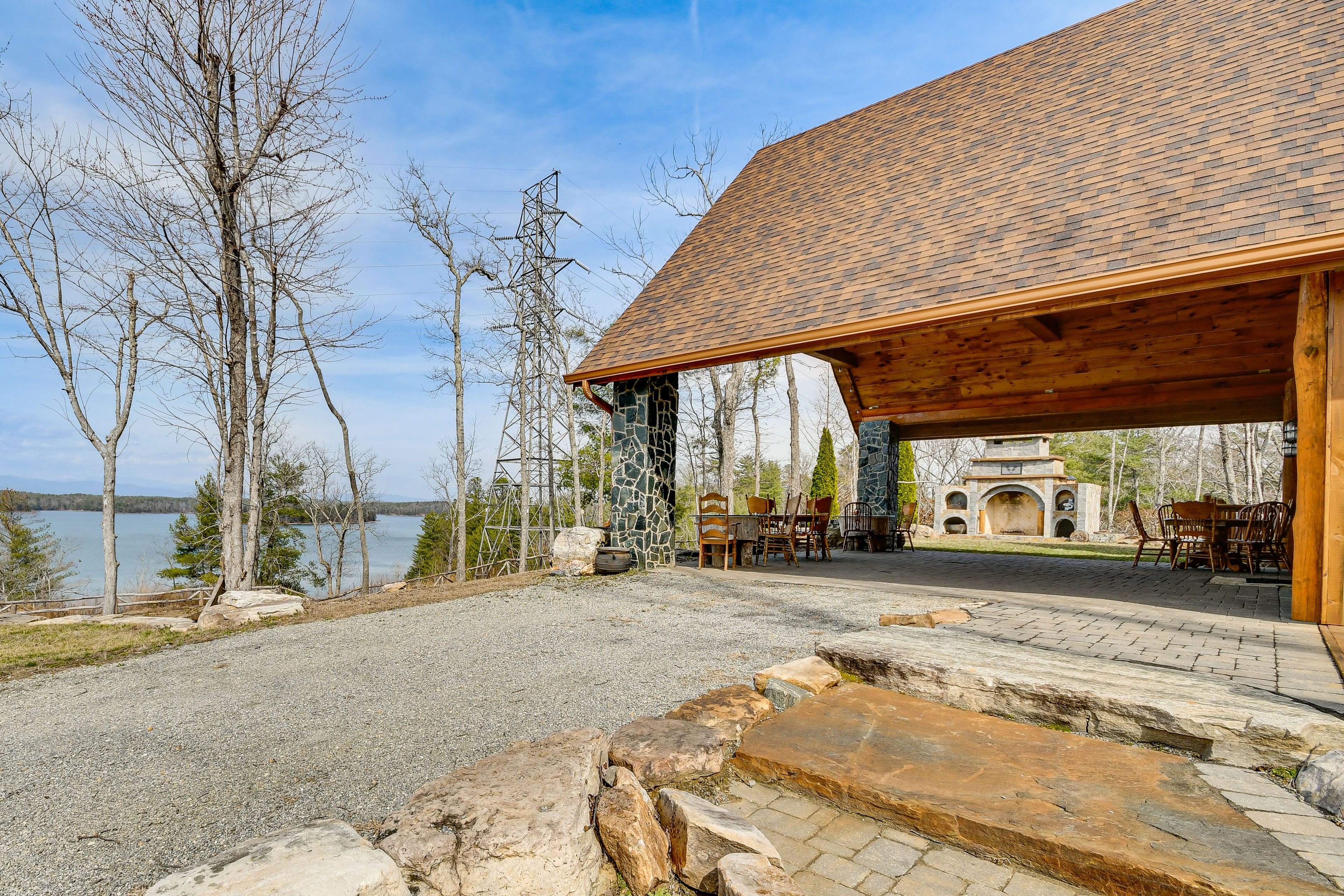 Parking | Driveway (4 Vehicles)