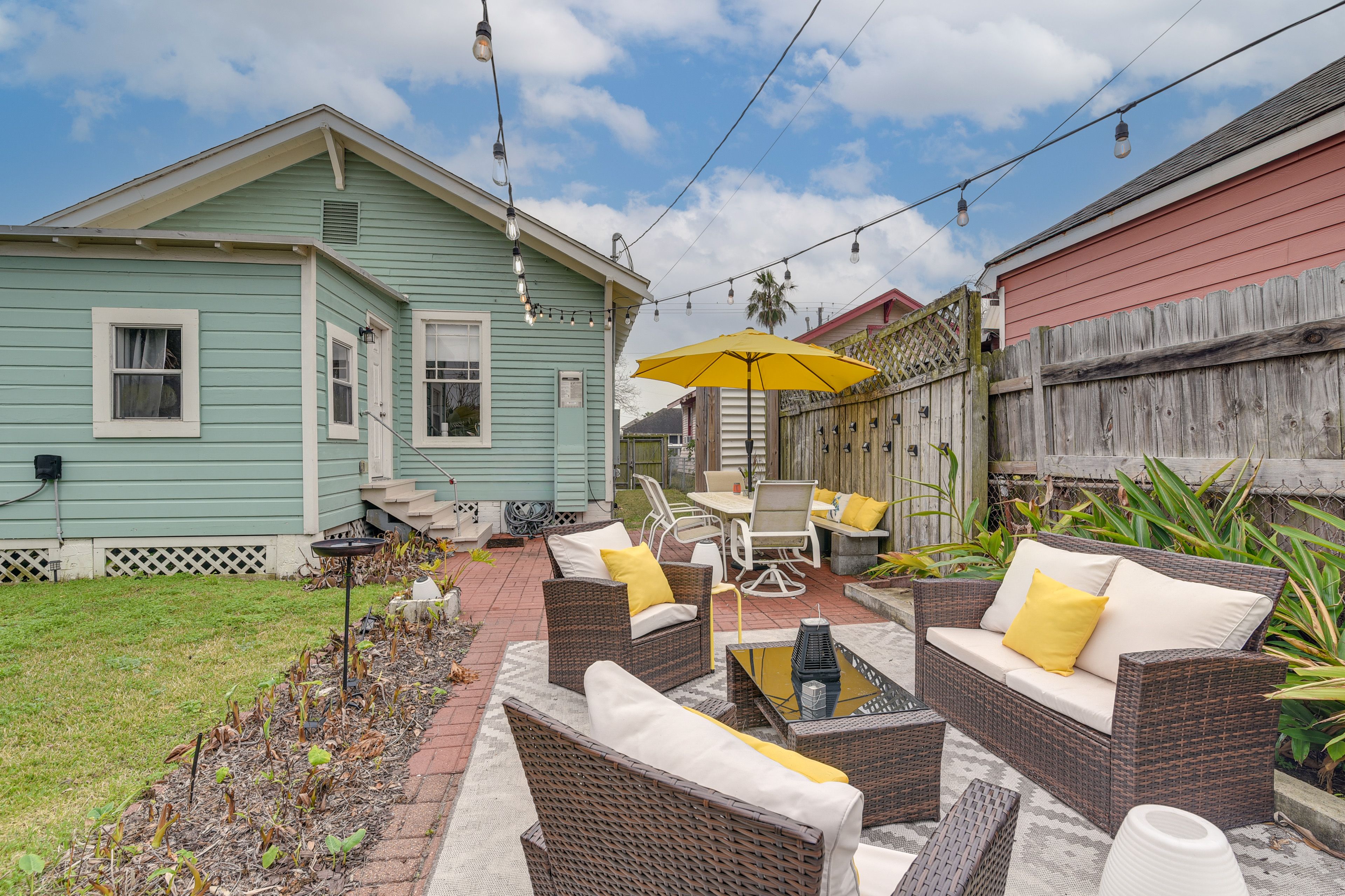 Galveston Vacation Rental | 2BR | 1BA | 1,000 Sq Ft