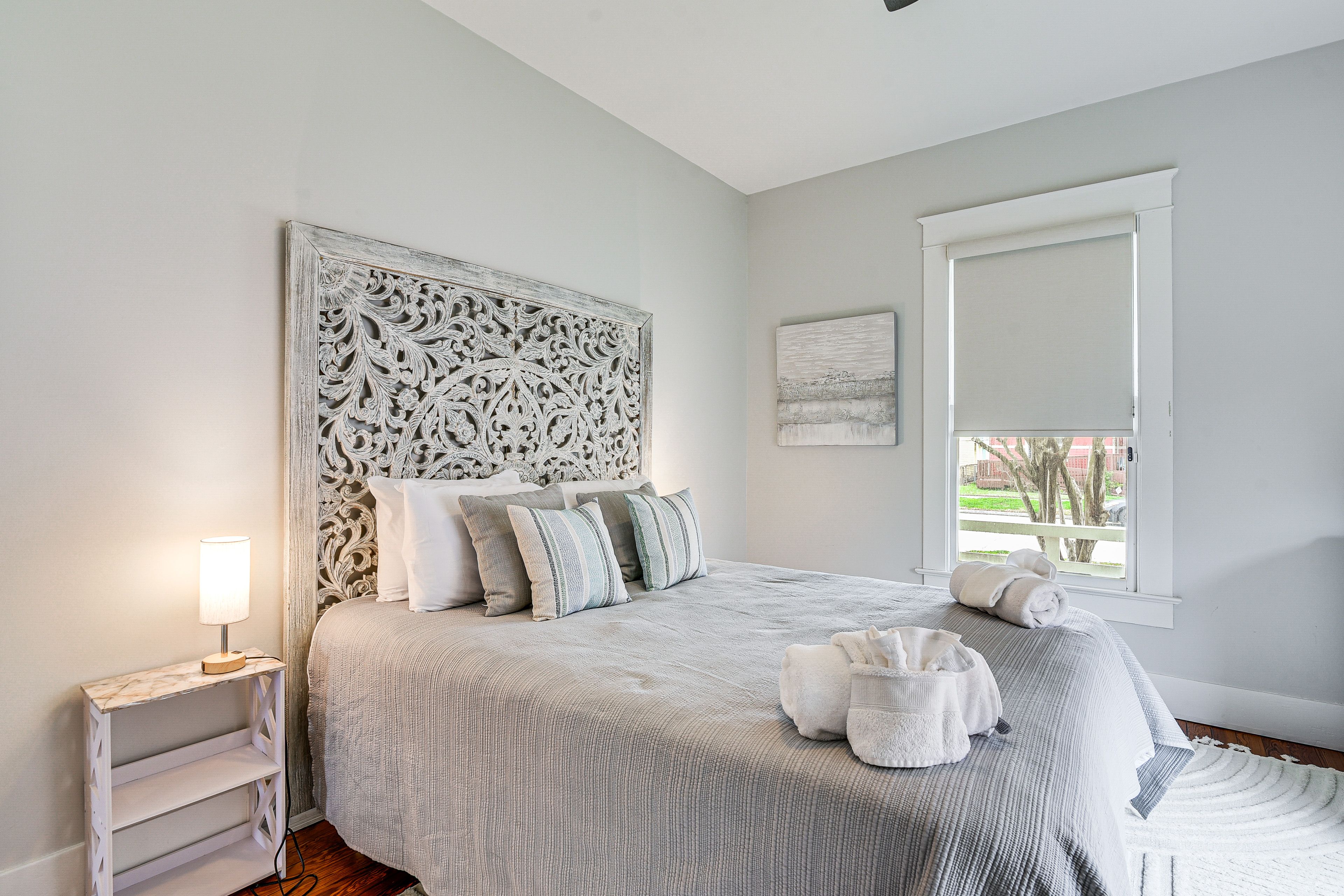 Bedroom 1 | Queen Bed