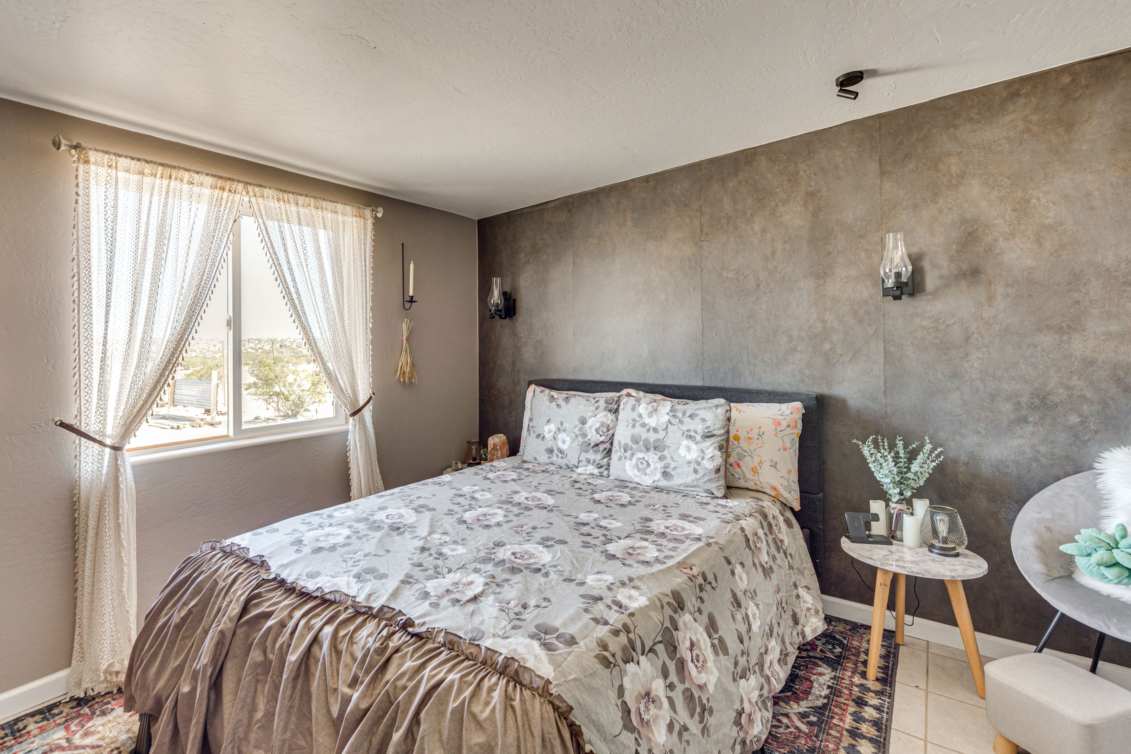 Bedroom 2 | Queen Bed