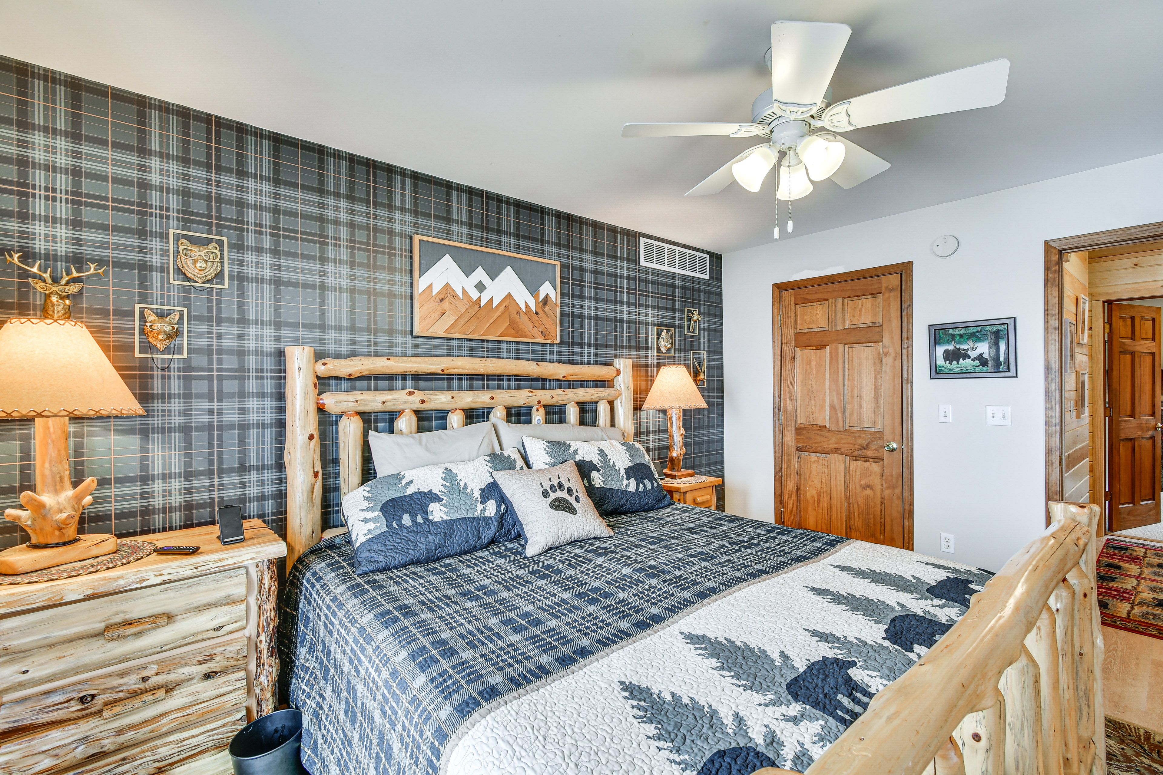 Bedroom 1 | King Bed | Main Level