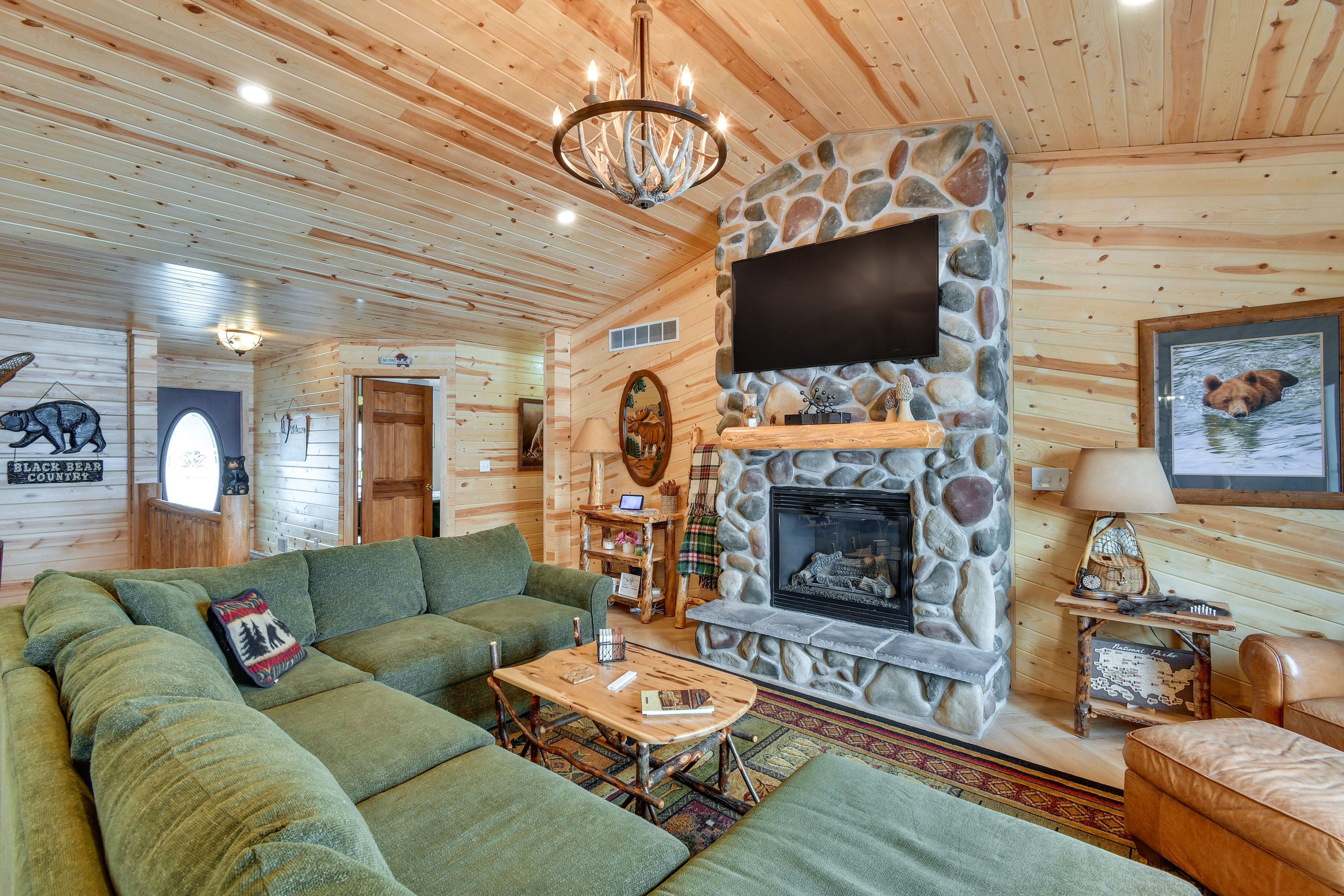 Houghton Lake Vacation Rental | 4BR | 3BA | 2,860 Sq Ft