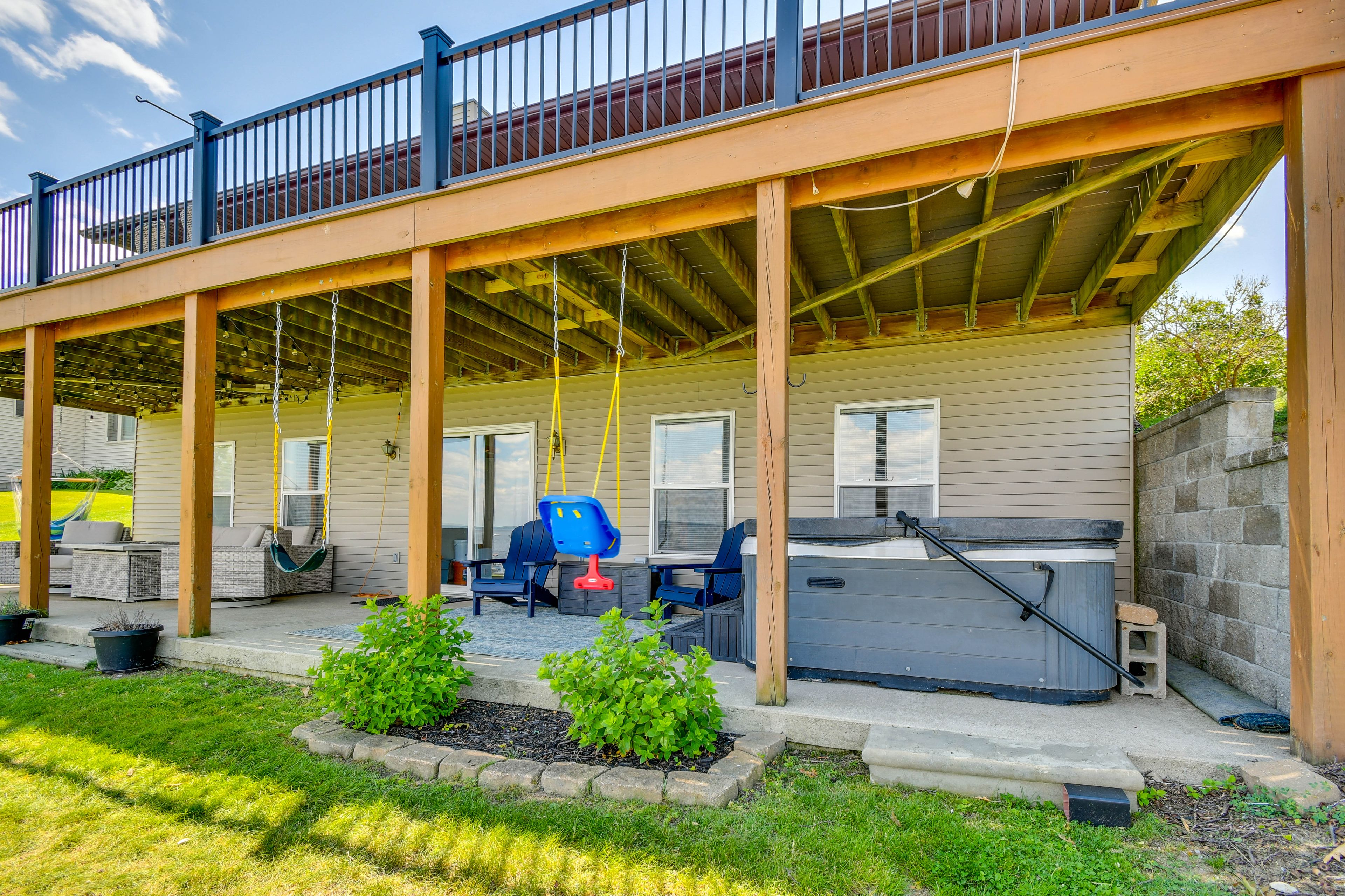 Deck | Patio | Hot Tub | Blackstone Grill