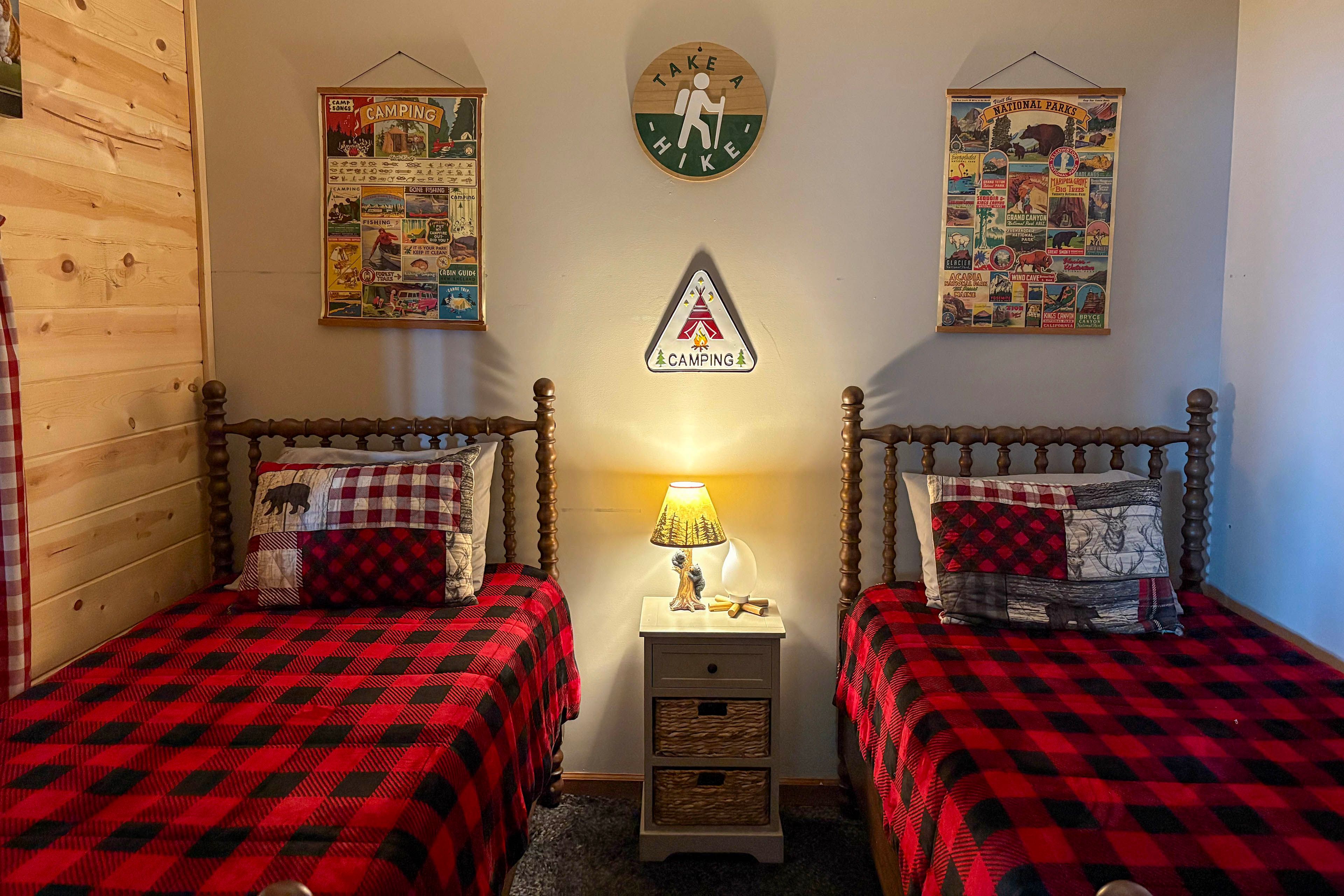 Bonus Room 1 | 2 Twin Beds | Lower Level