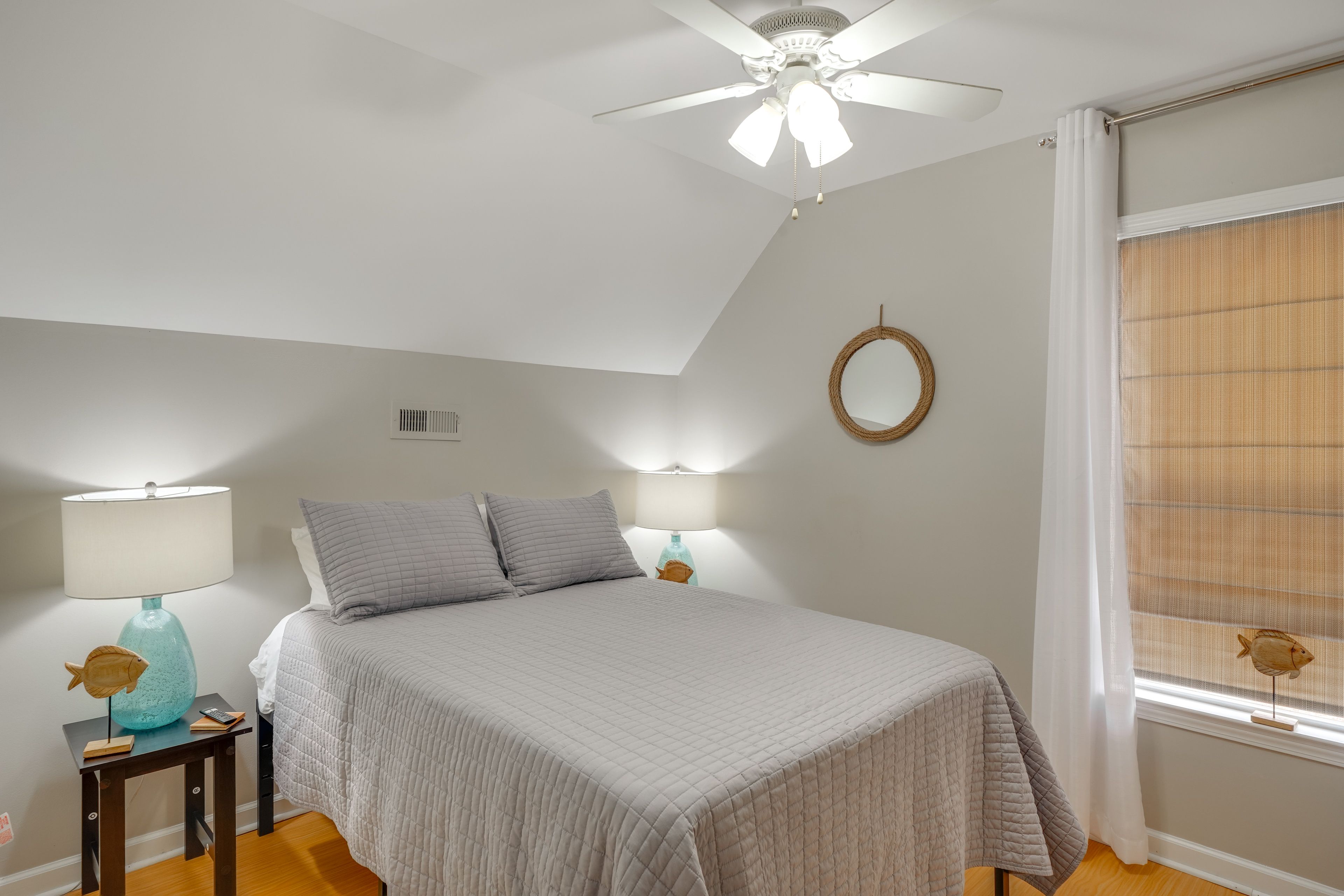 Bedroom 2 | Queen Bed | 2nd Floor