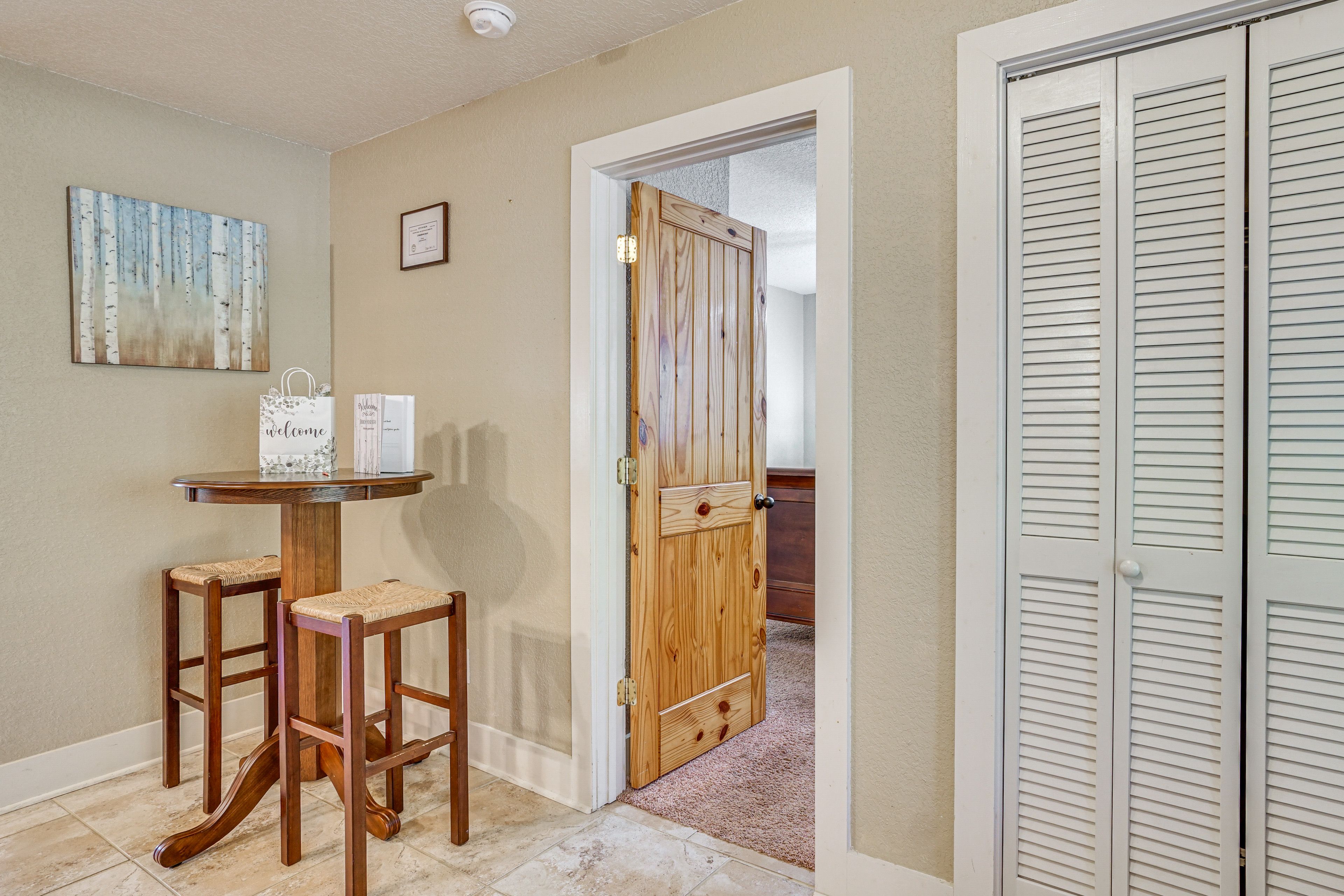 Breakfast Nook | 1st Floor