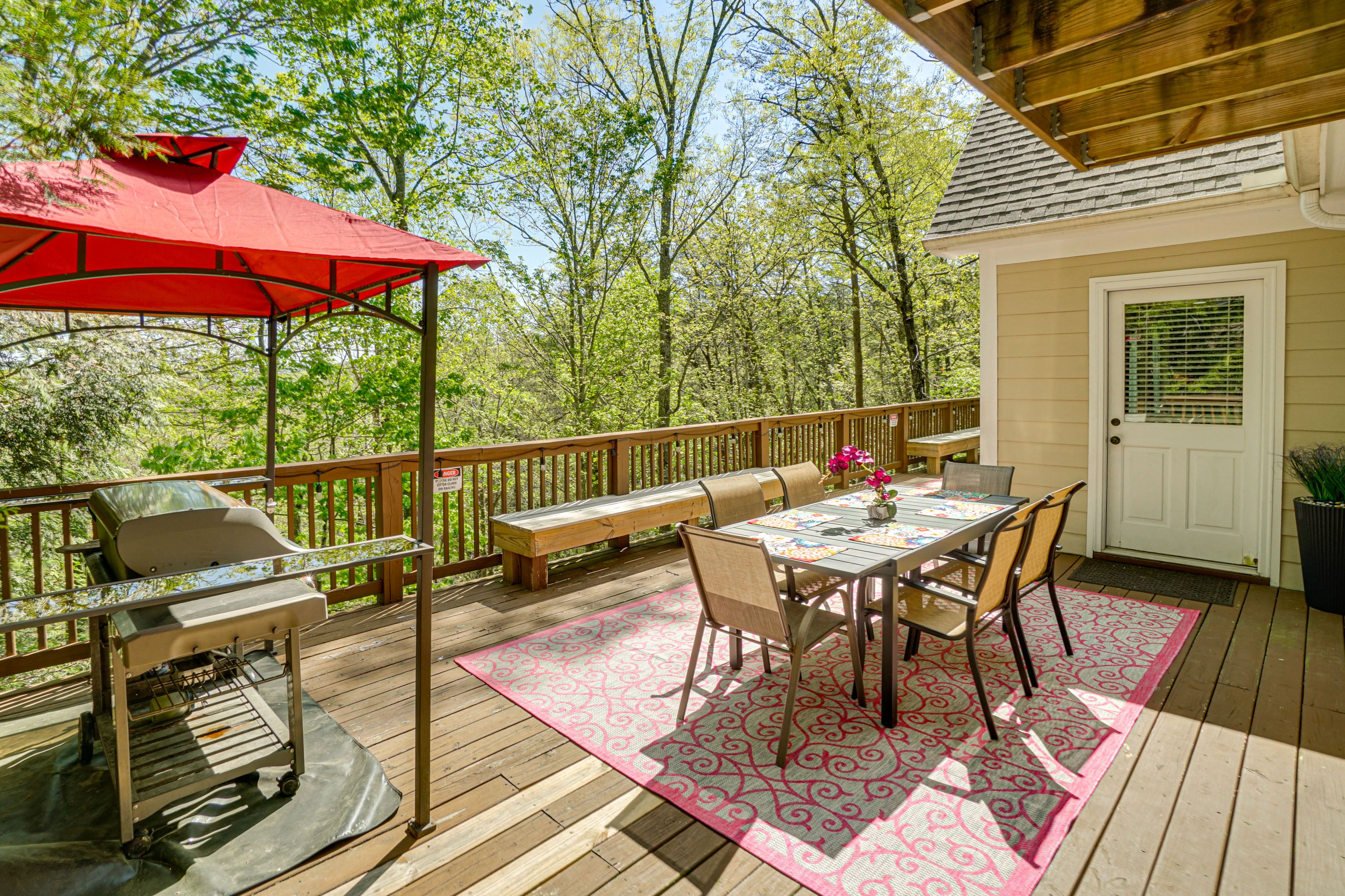 Helen Vacation Rental | 4BR | 3BA | 3,000 Sq Ft