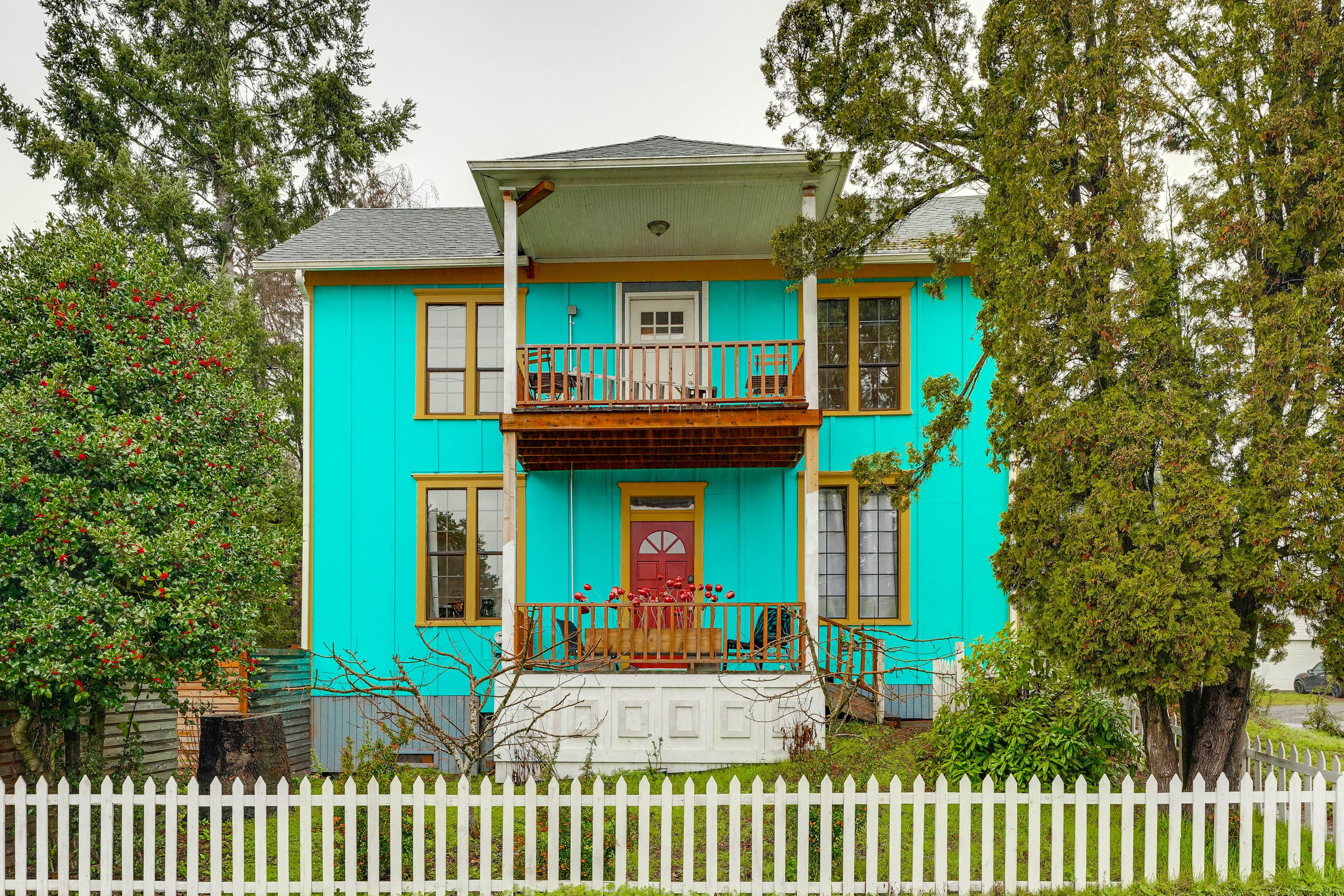 Property Exterior | Street Parking