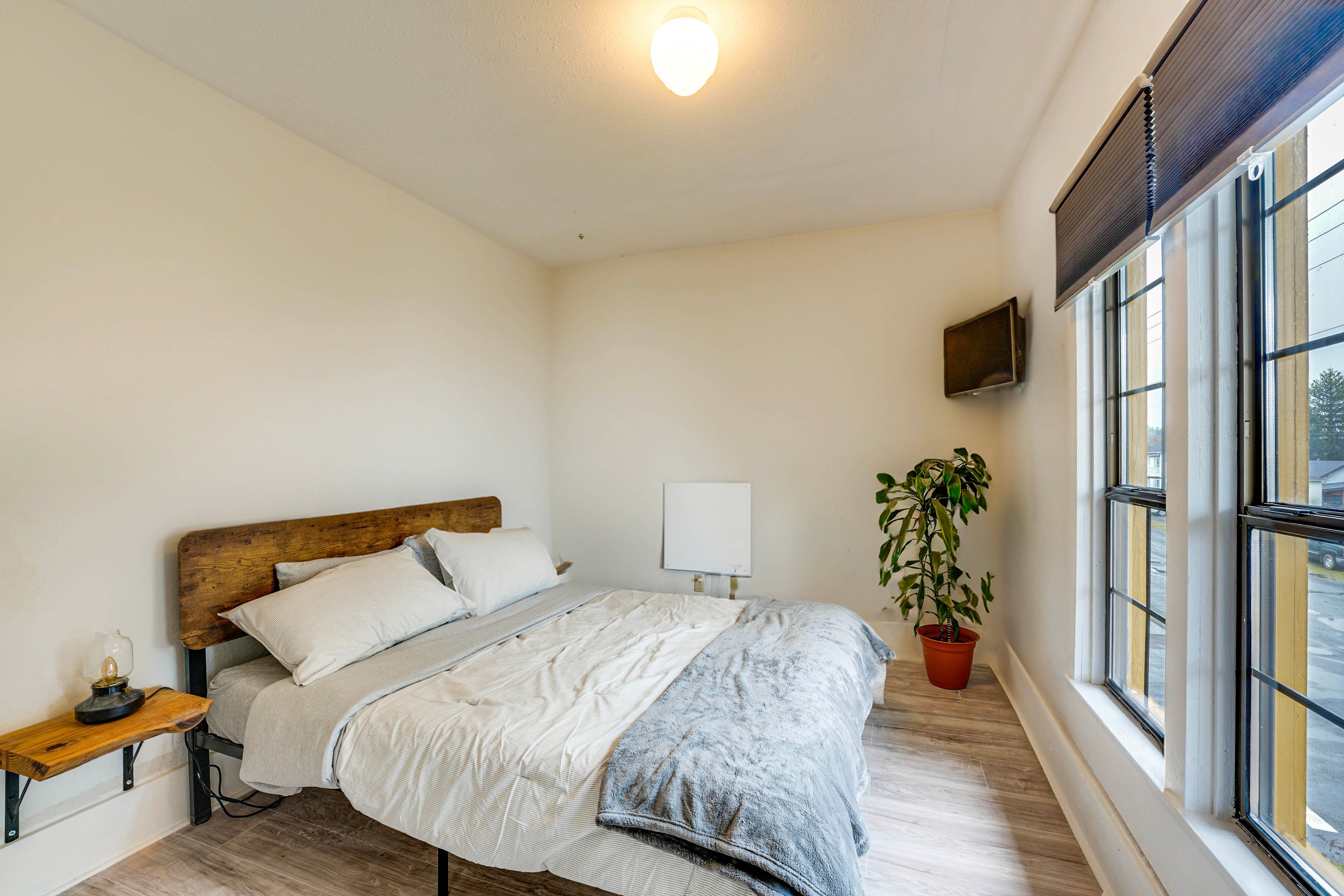 Bedroom 1 | Queen Bed | 2nd Floor