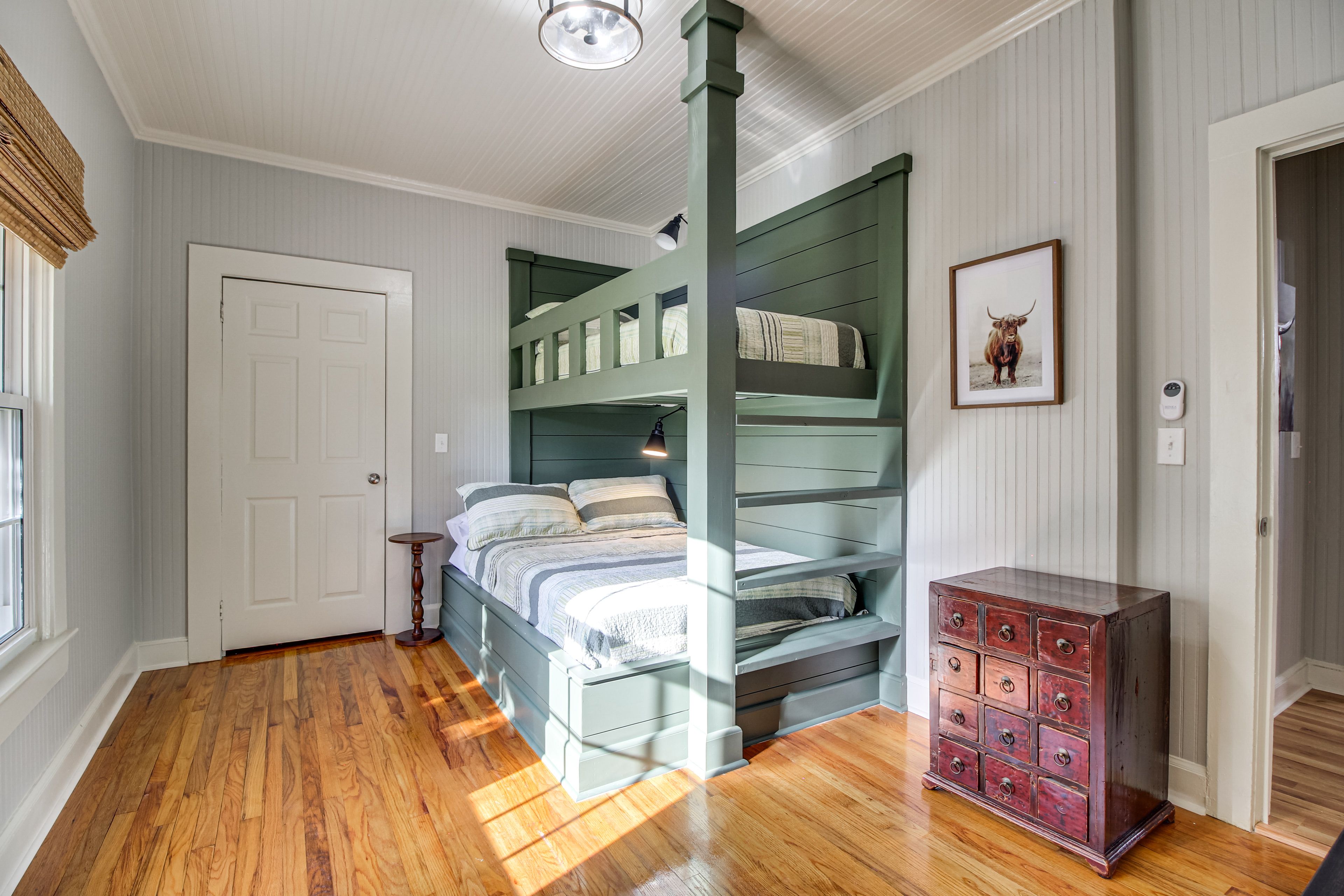 Bedroom 3 | Twin/Full Bunk Bed