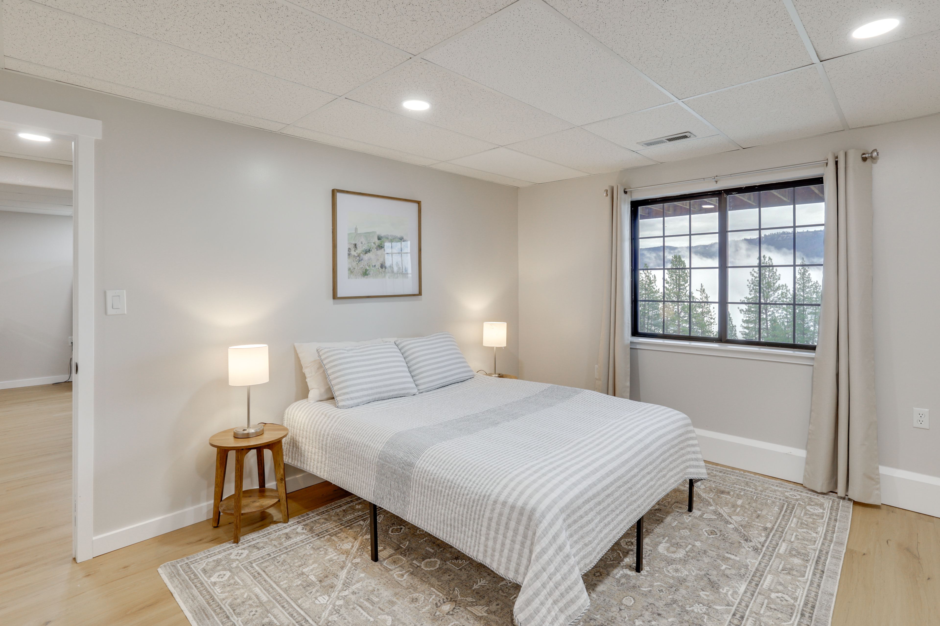 Bedroom 2 | Queen Bed