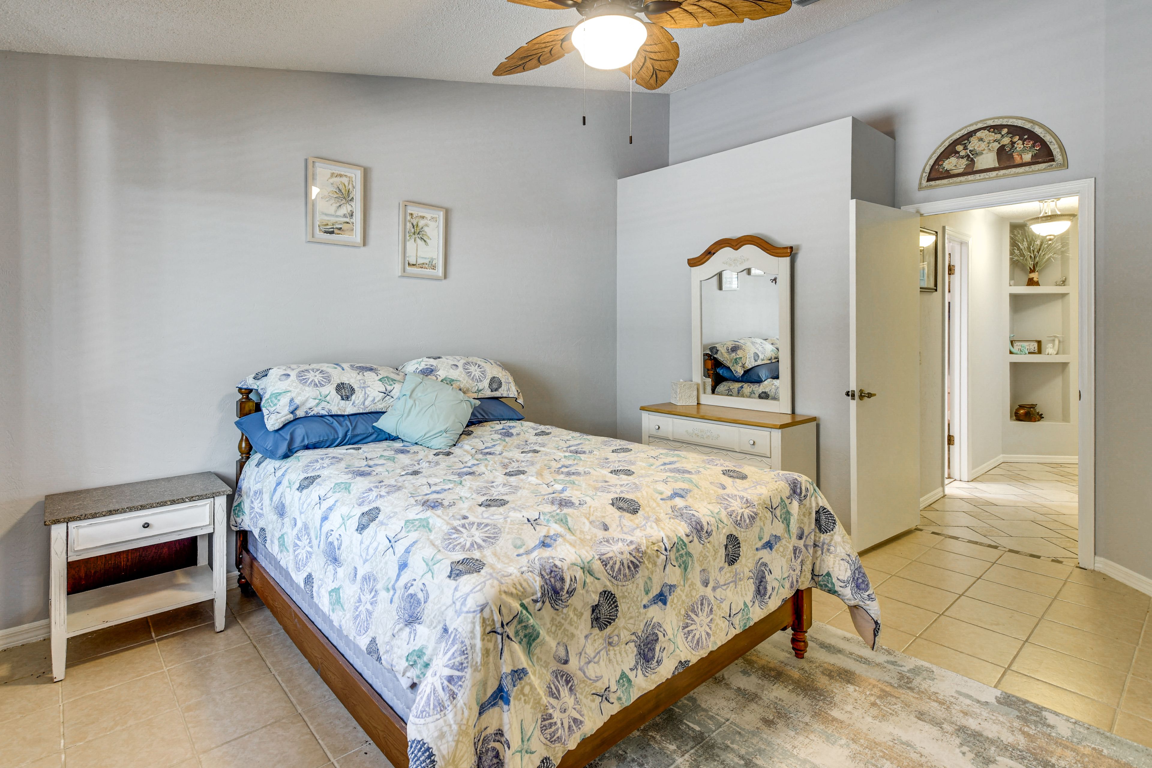 Bedroom 3 | Queen Bed