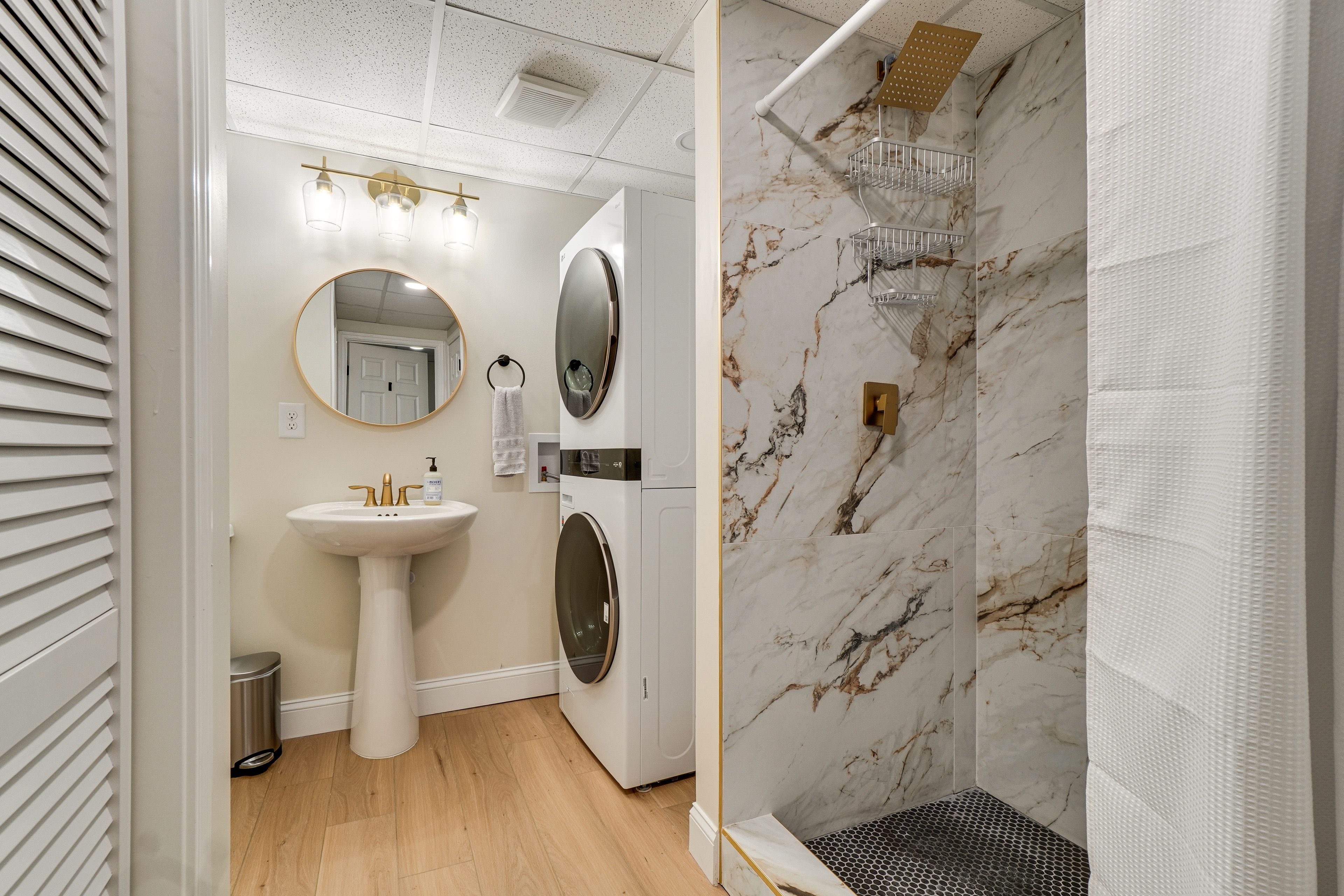 Full Bathroom | Shower | Washer & Dryer | Towels & Linens Provided