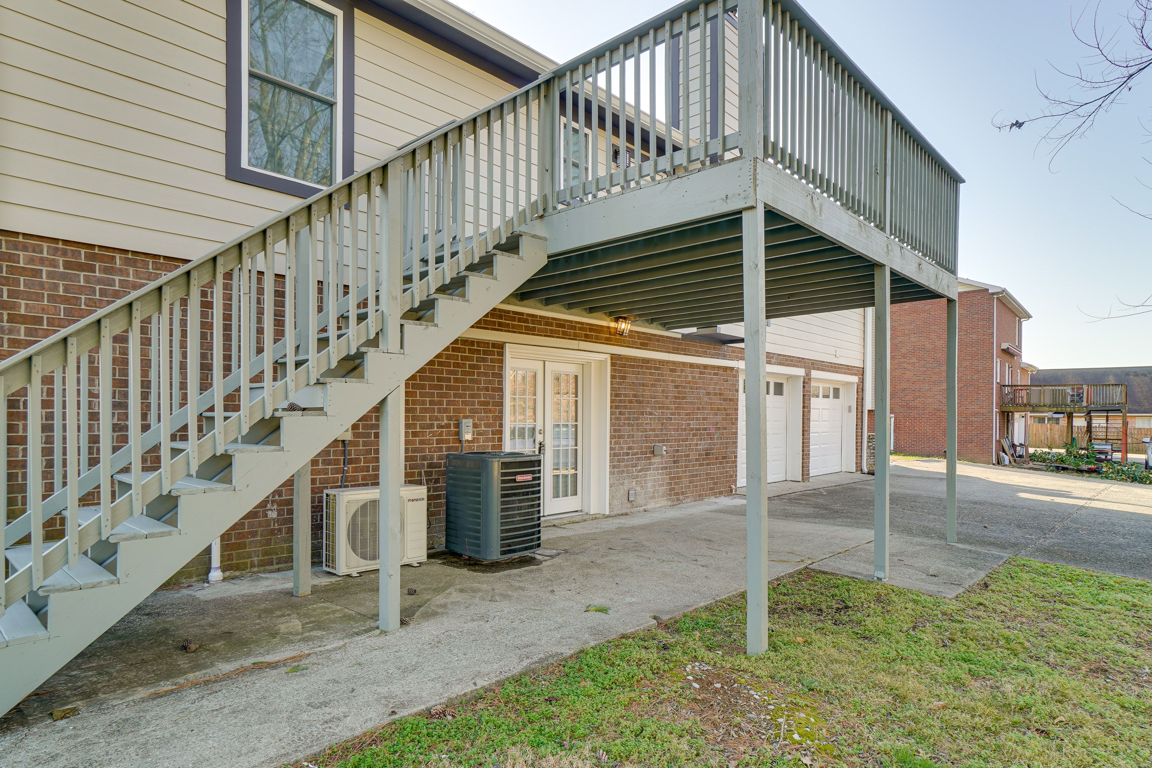 Parking | Shared Driveway (1 Vehicle)