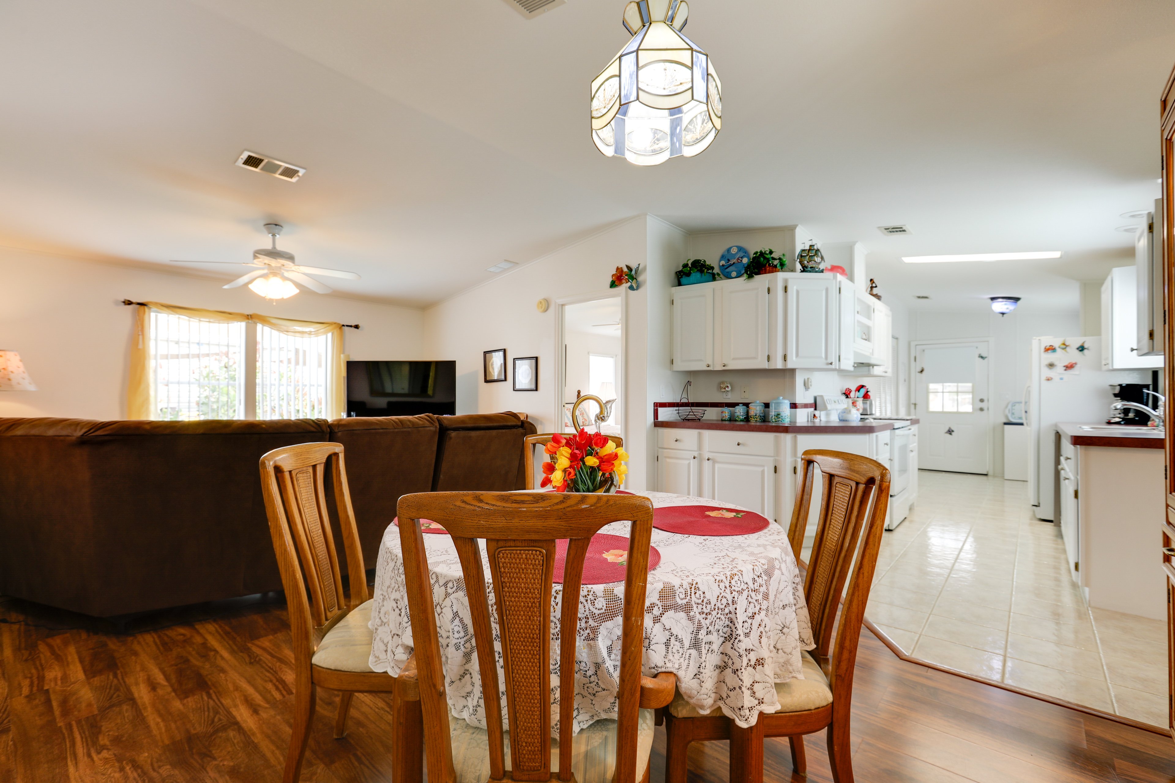 Dining Area | Dishware & Flatware